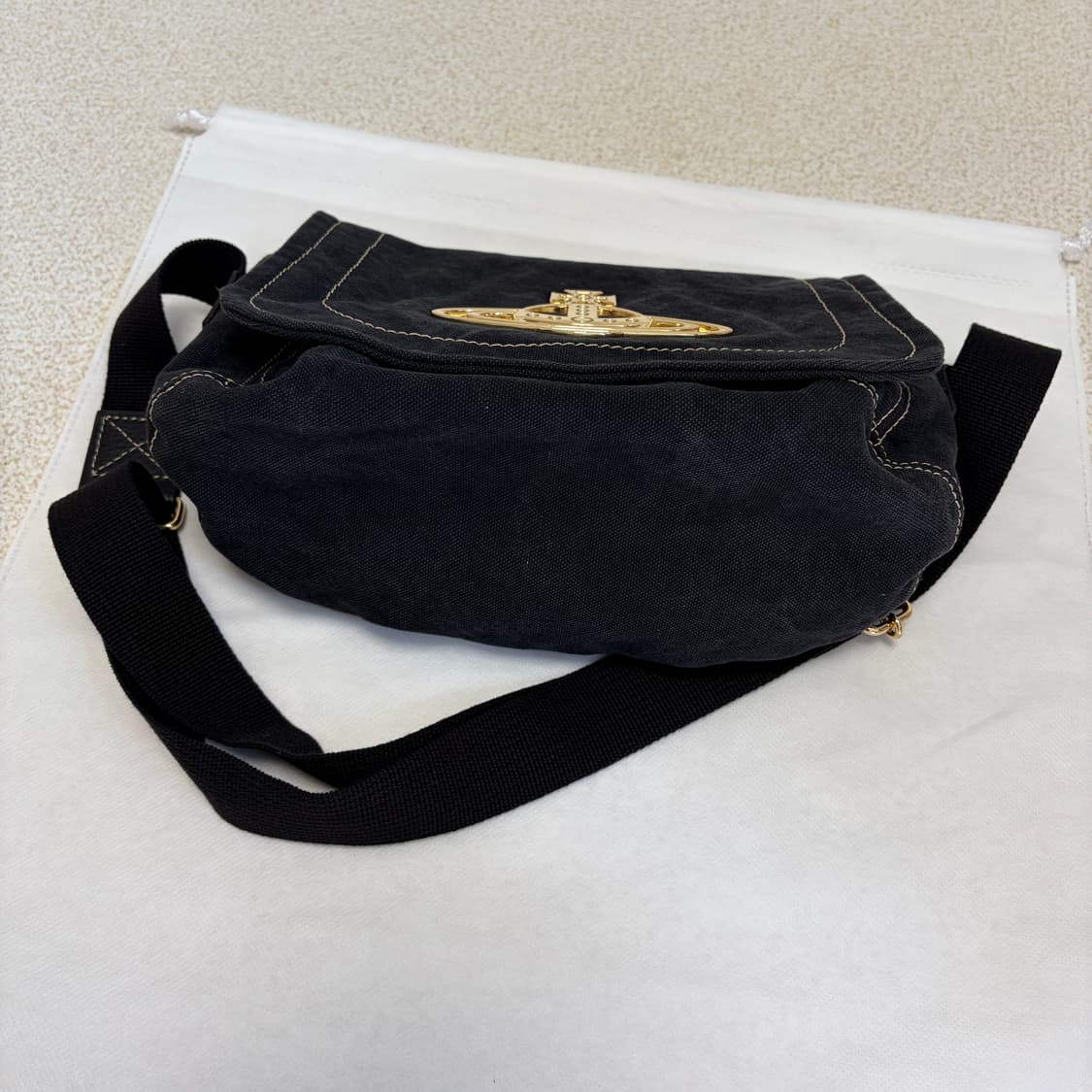 비비안웨스트우드 캔버스 크로스 숄더백 상품이미지4