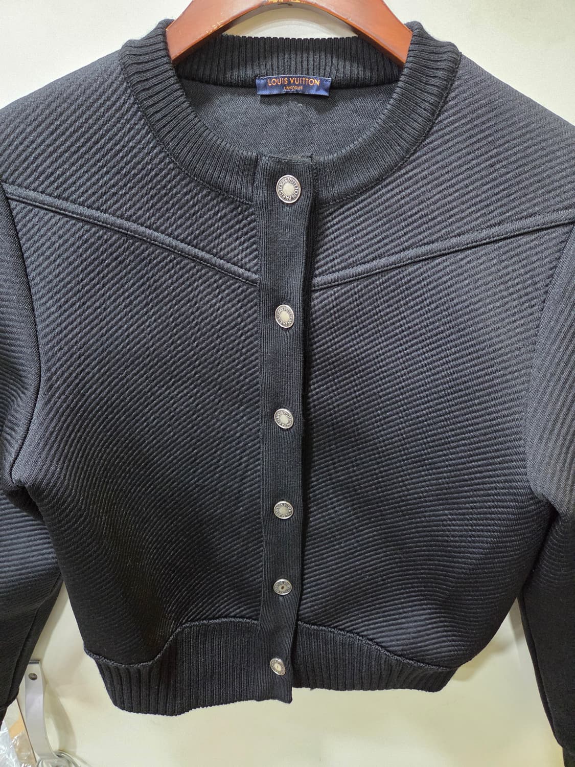 루이비통 크롭 봄버 상품이미지6