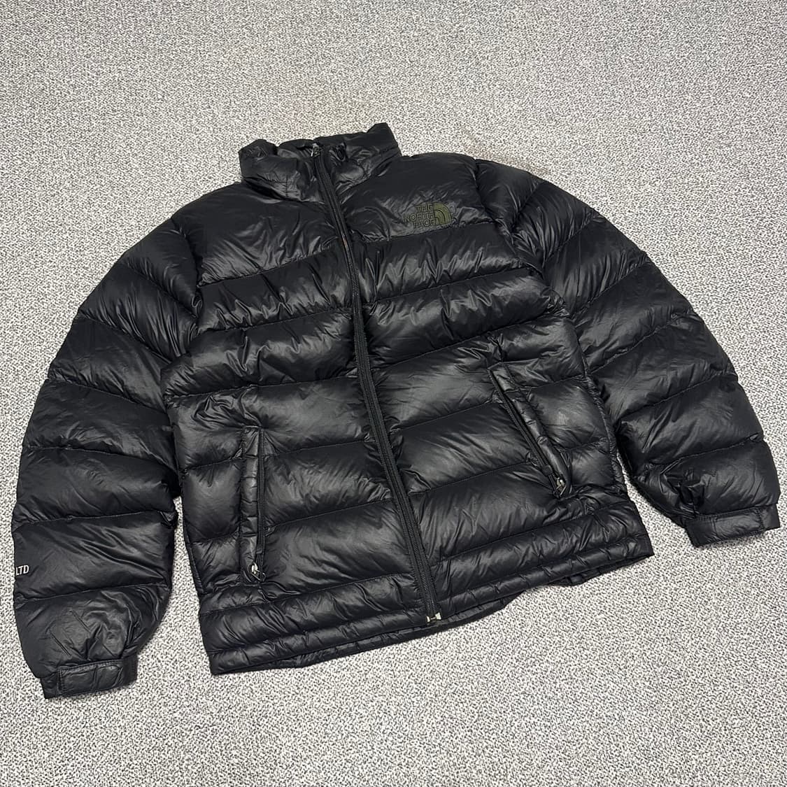 노스페이스 블랙 패딩 상품이미지1