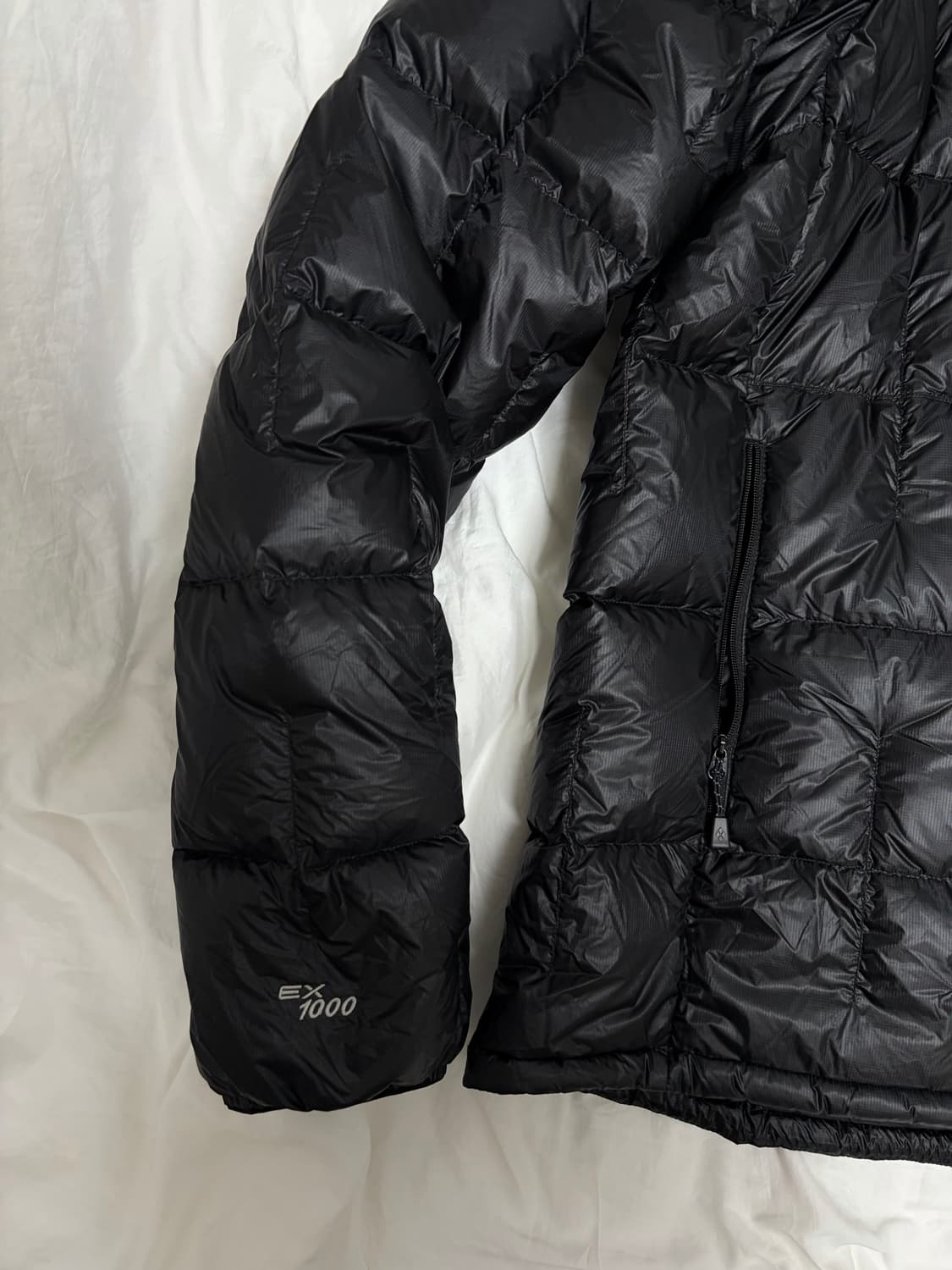 몽벨 플라즈마 1000 알파인 다운 블랙 L 새상품 판매합니다 상품이미지2