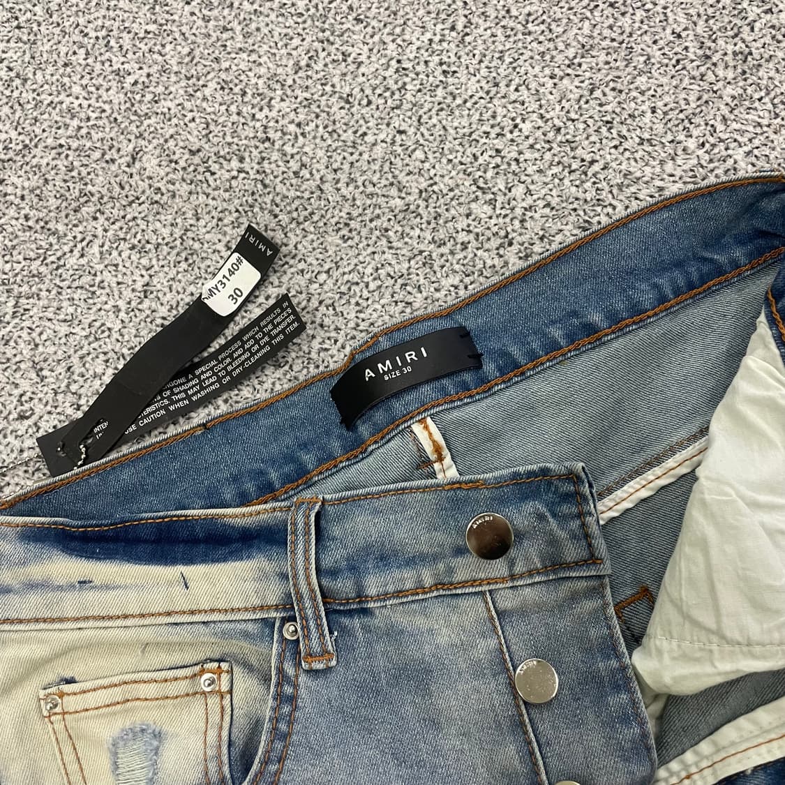 아미리 블루워싱 앤 래드패치 데님팬츠 0105HS1  상품이미지2