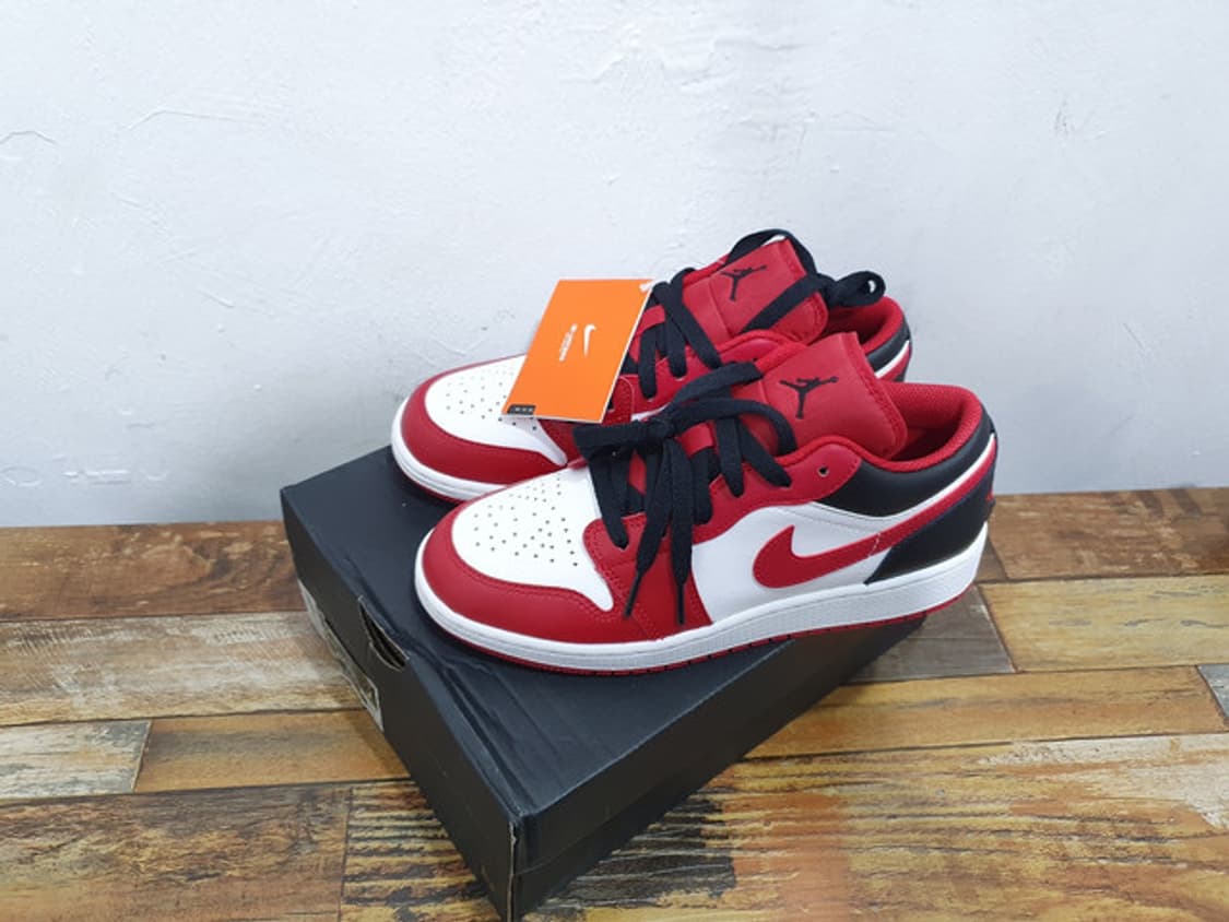 NIKE 나이키 에어조던 1 로우 화이트 짐레드 새상품 (240MM) 상품이미지1