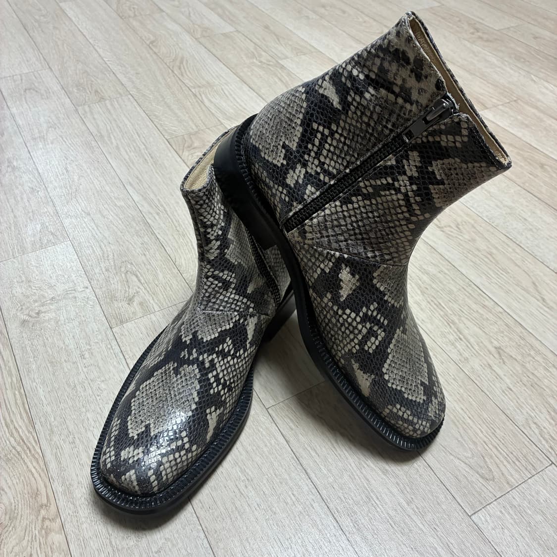 [새상품] 피렌체아뜨리에 PHYTHON 스퀘어토 앵클부츠 9410-ZP  상품이미지2