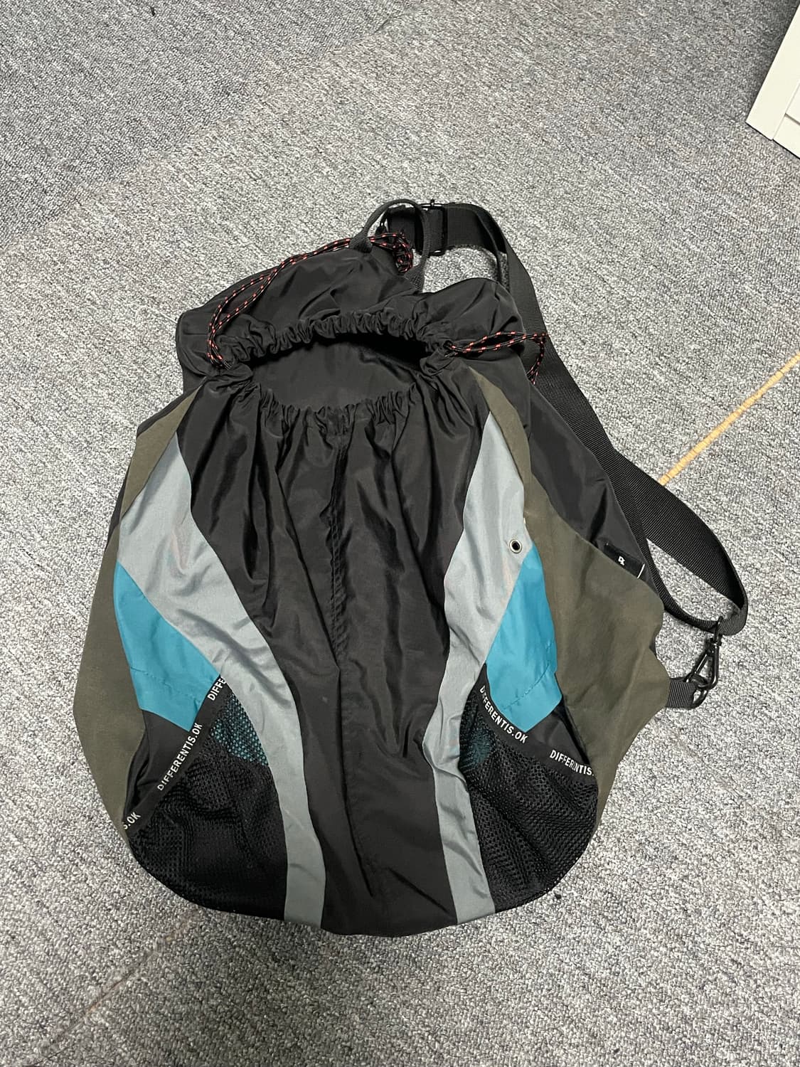 different is ok 디프런트이즈오케이 슬링백 상품이미지2