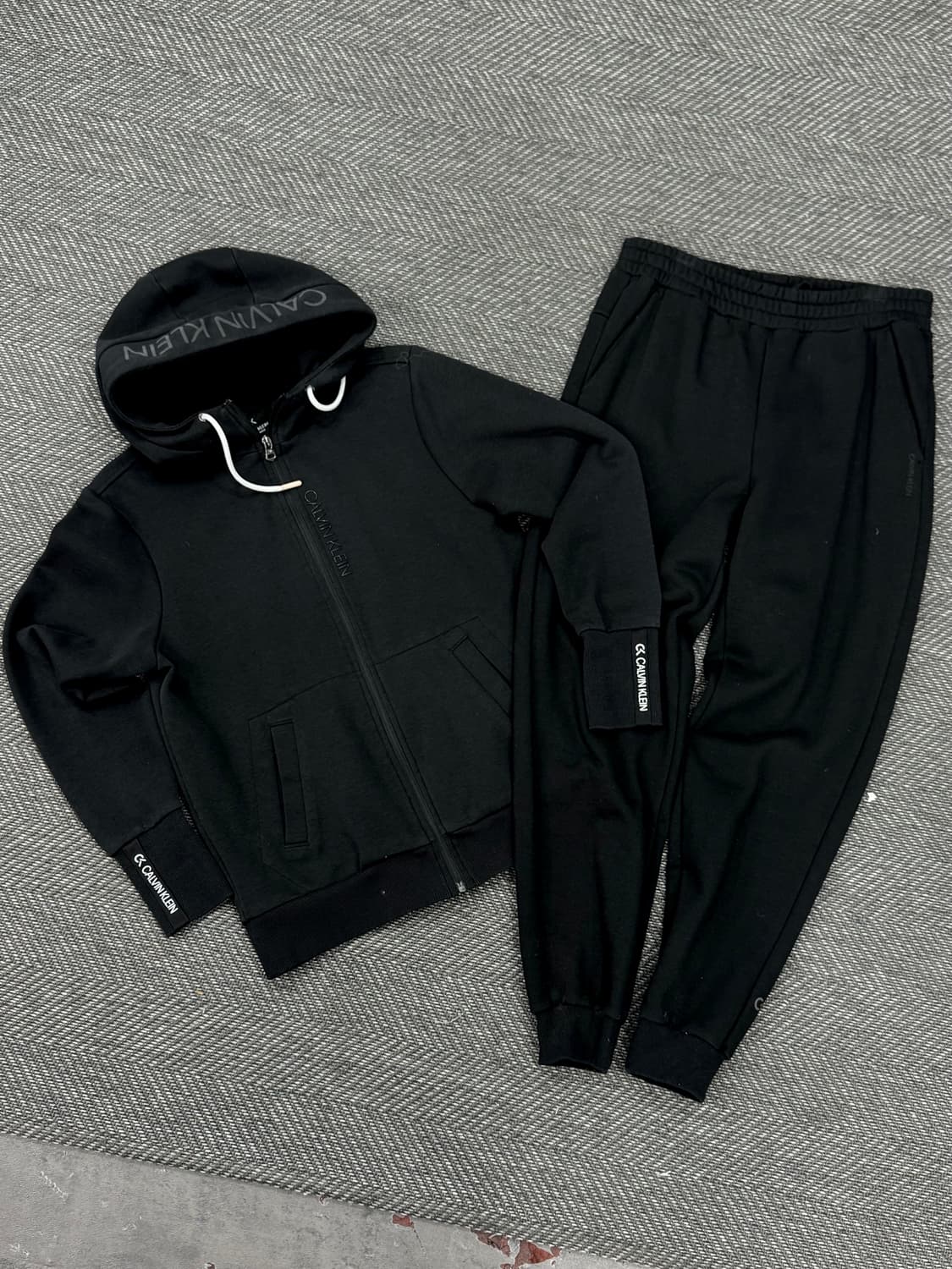 캘빈클라인 CK 블랙 후드집업 트레이닝복 셋업 상품이미지1