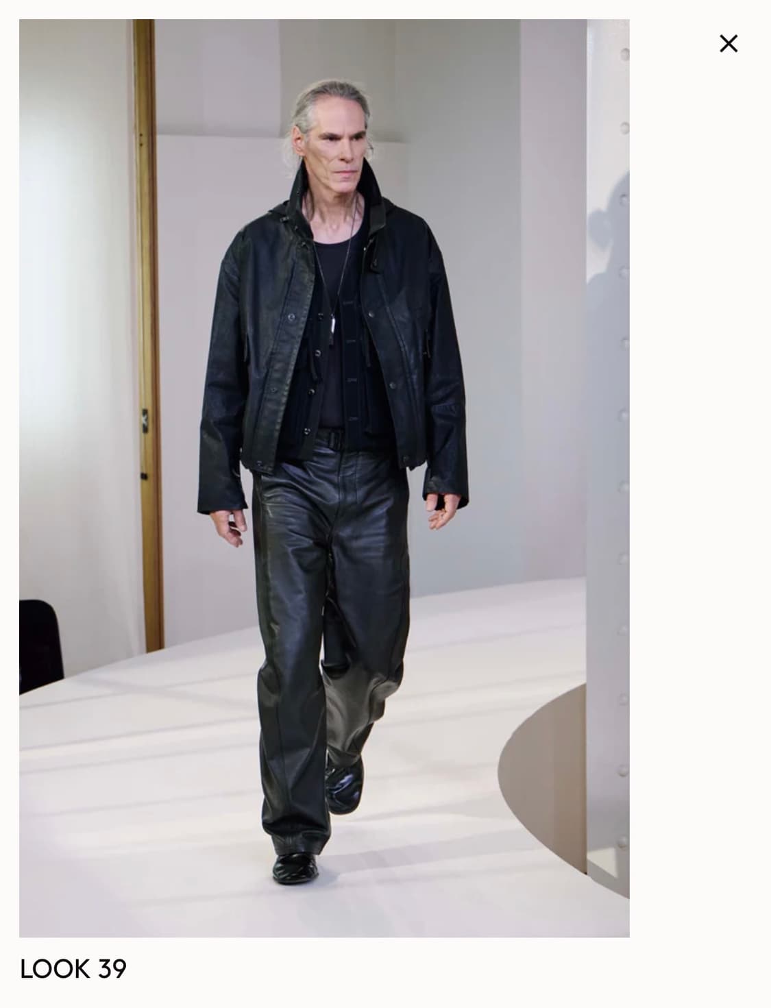 르메르 25fw 레인 숏자켓 오닉스 런웨이 제품 상품이미지3