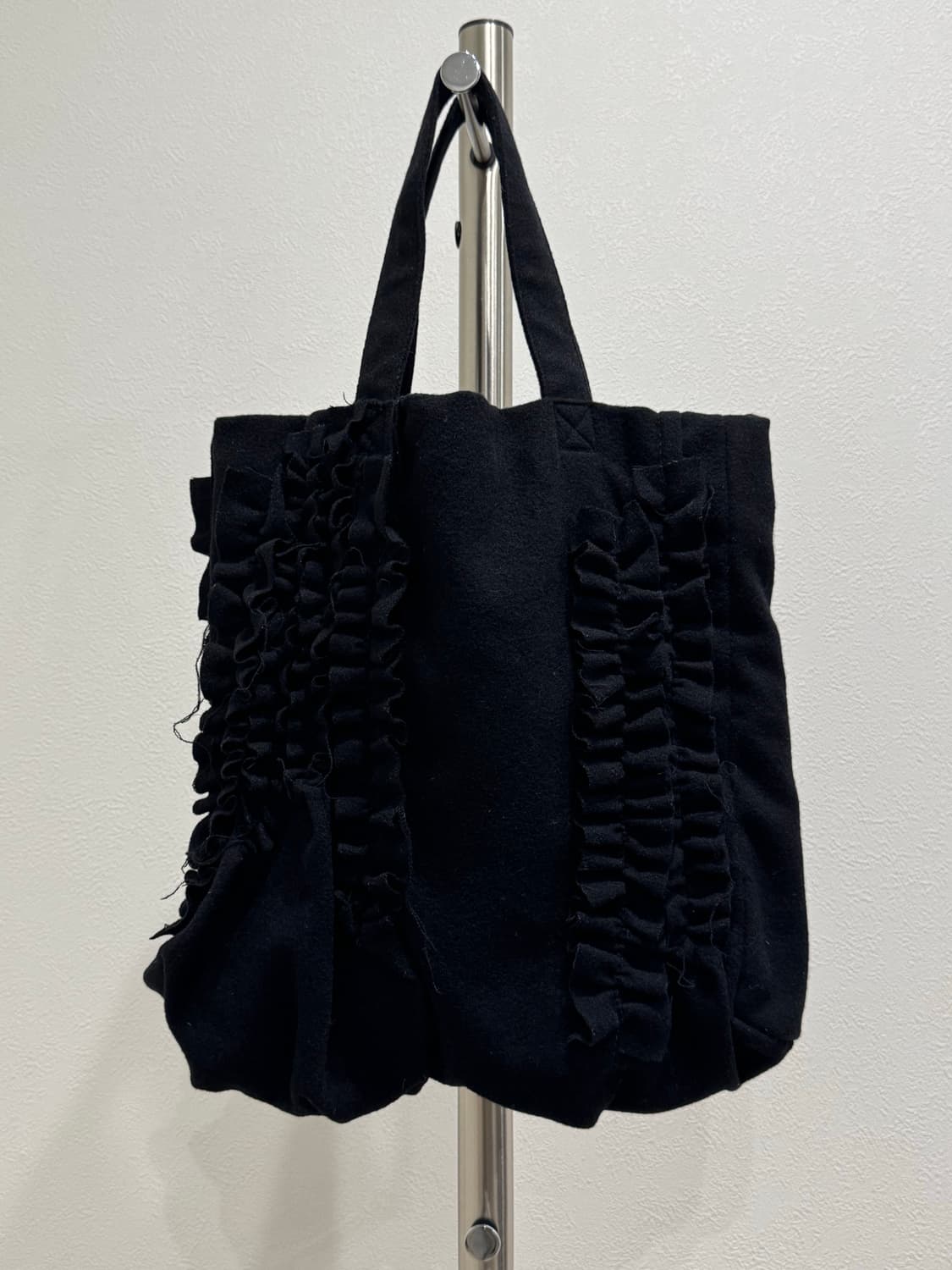 꼼데가르송 울 프릴 토트백 상품이미지2