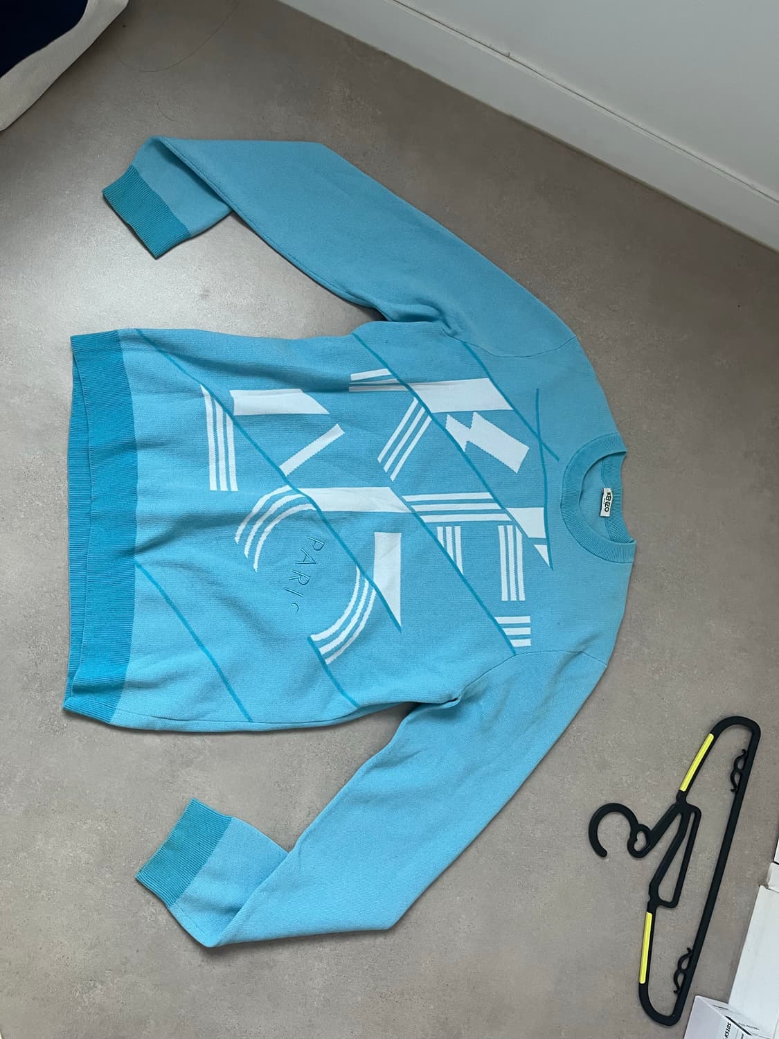 겐조 하늘색 니트 상품이미지1