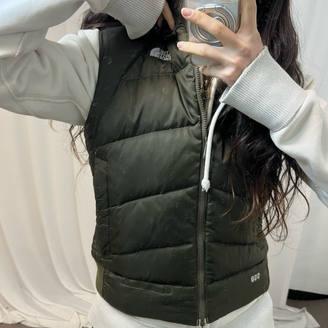 The North Face 550 Khaki Puffer Vest 상품이미지3