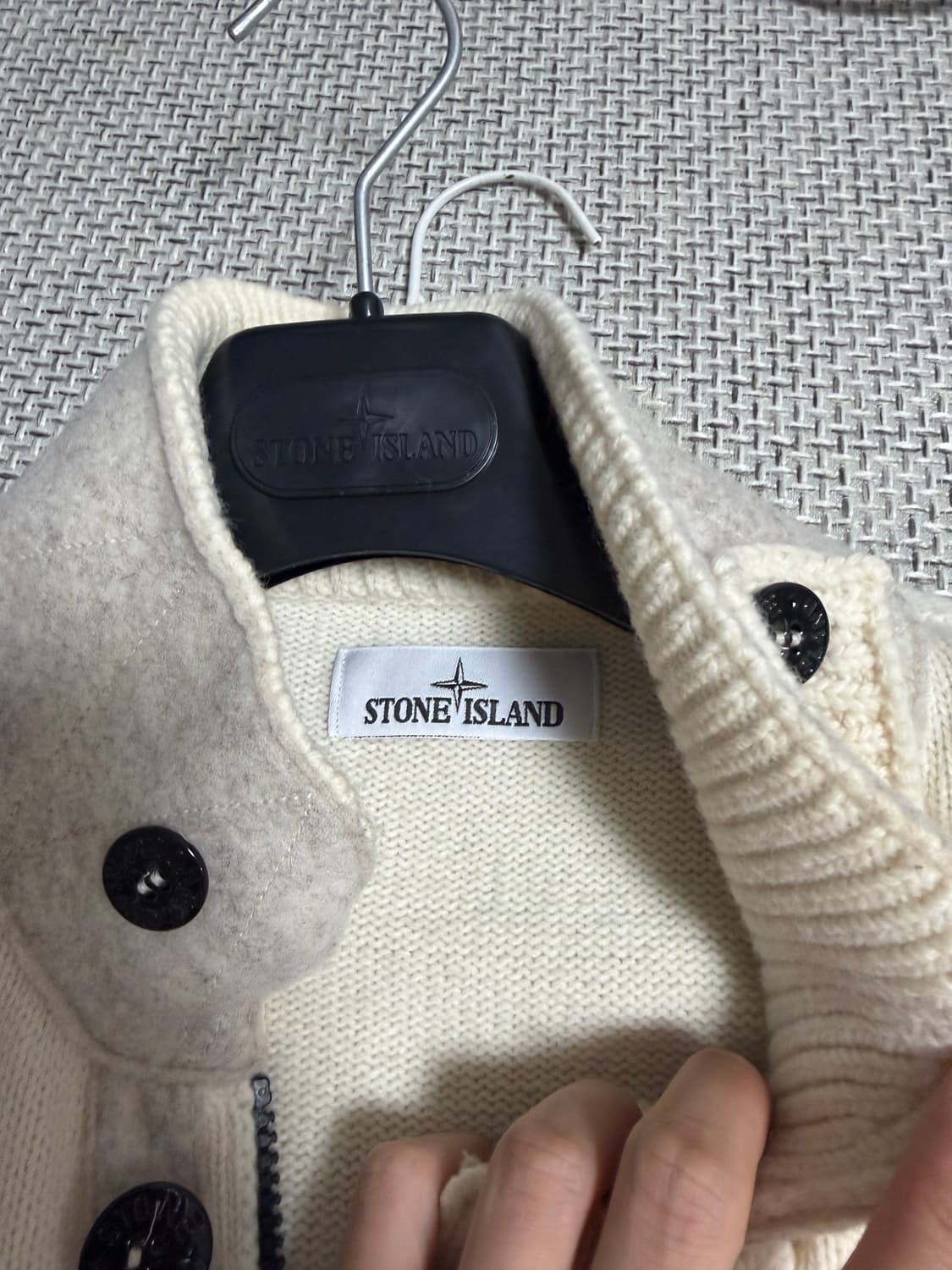 [23fw/새상품급]신형 스톤아일랜드 램스울 니트가디건 아이보리 L 상품이미지4