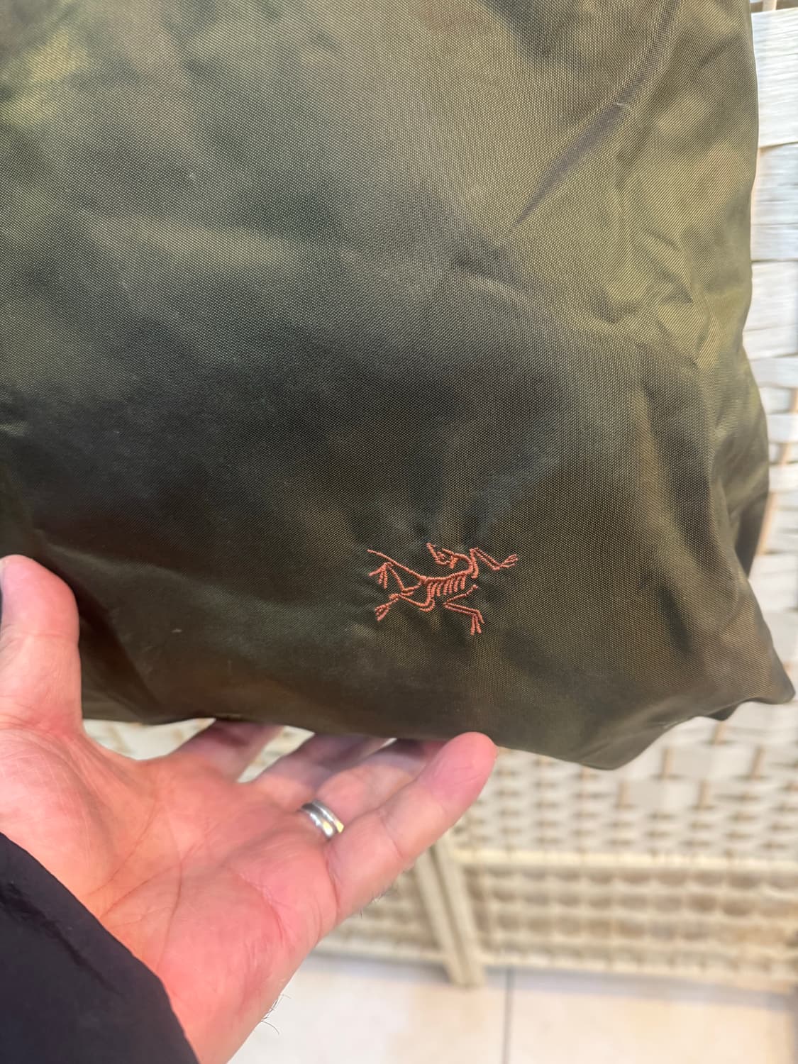 정품 아크테릭스 나일론 크로스백 팝니다 상품이미지2