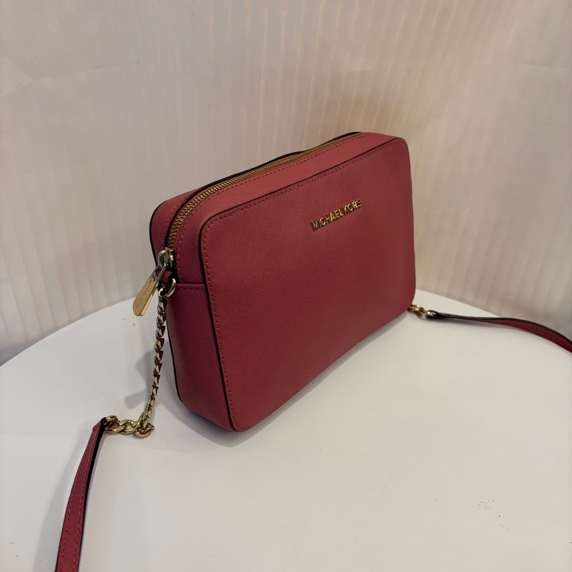 정품 마이클코어스 사피아노 크로스백     상품이미지4