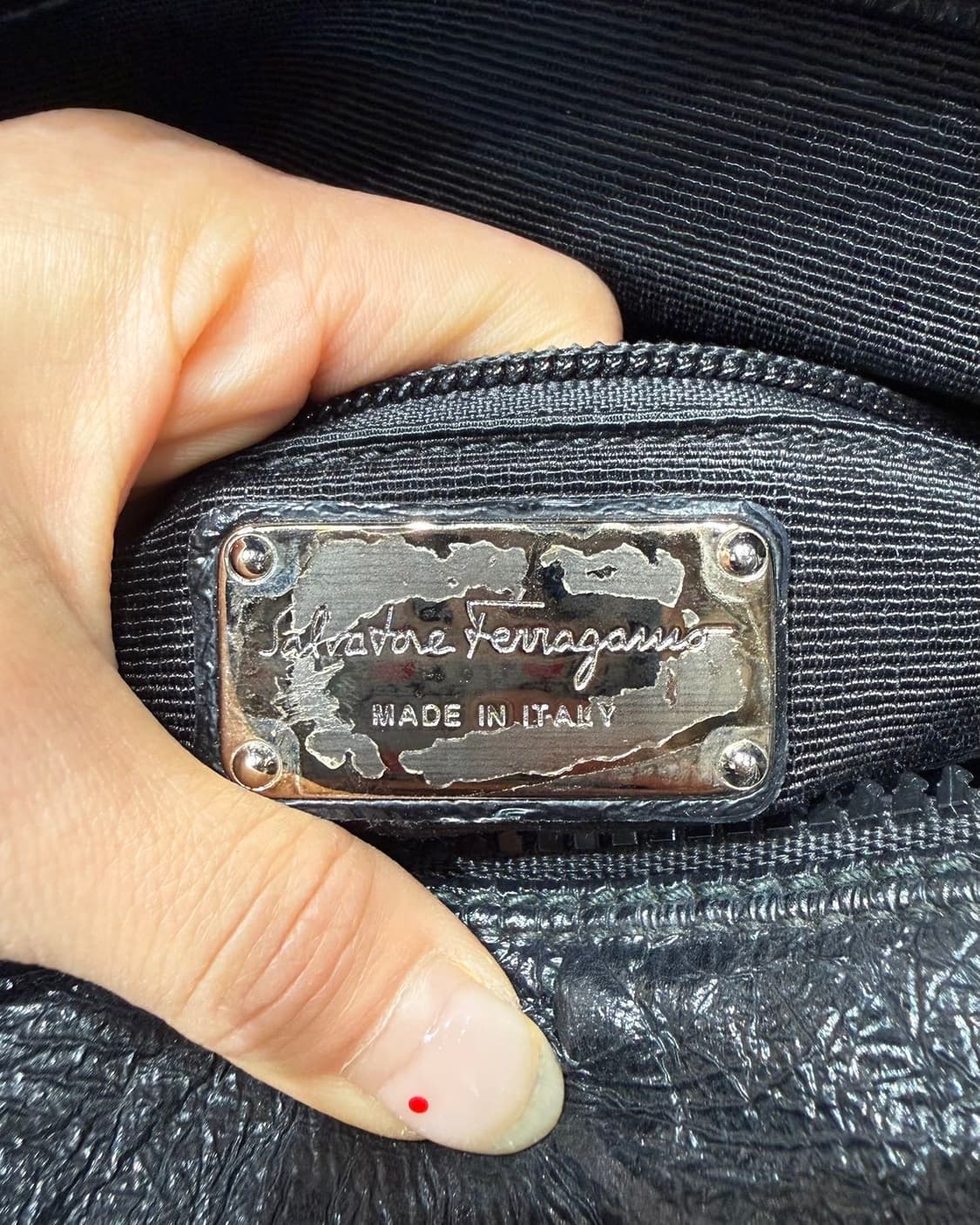 살바토레 페라가모 블랙 레더 숄더백  상품이미지7