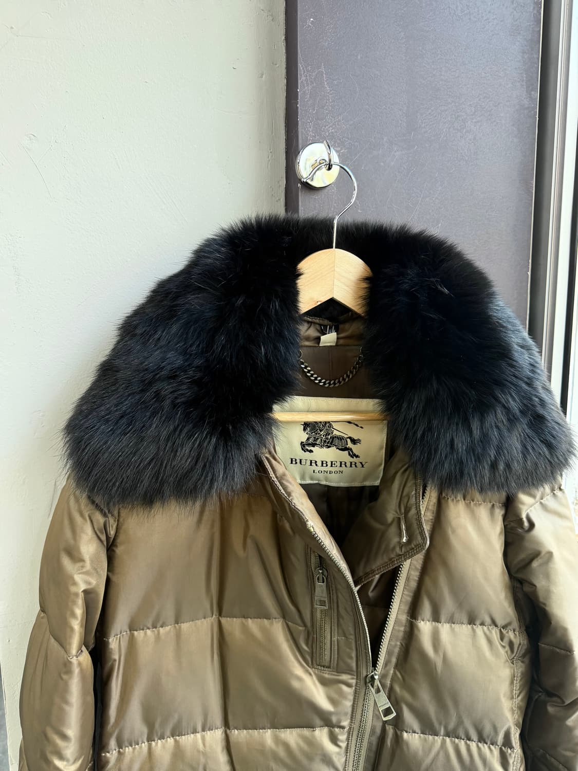 S/ 버버리 런던 폭스퍼 다운 패딩점퍼 상품이미지3