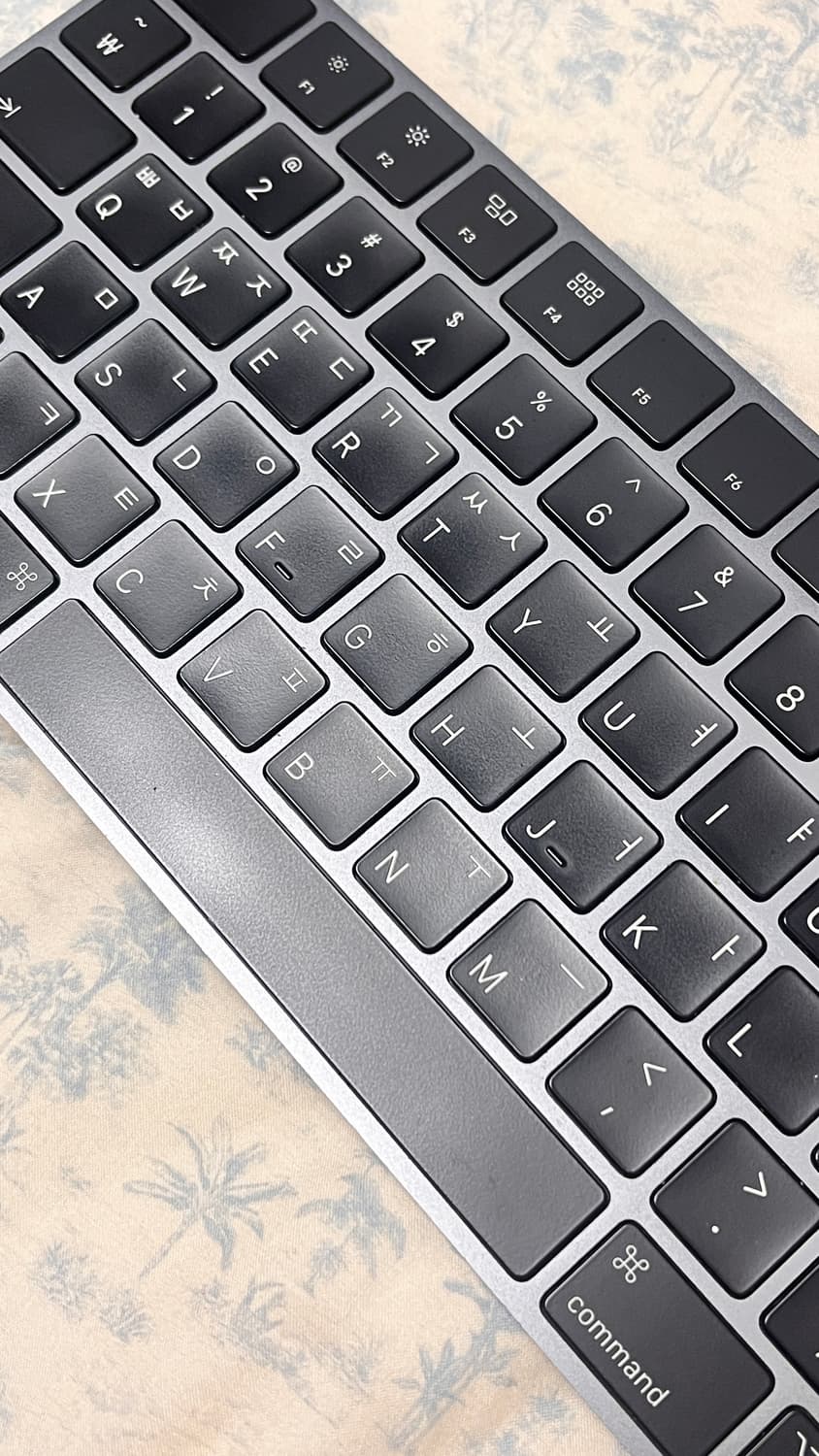 애플 매직키보드 스페이스 그레이 (숫자패드형) 상품이미지4