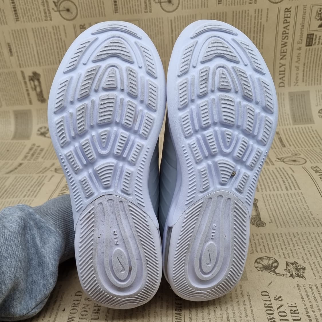 나이키 에어맥스 엑시스 여성운동화235  상품이미지3