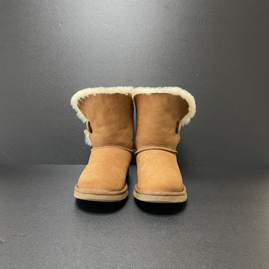 [250] UGG 어그 베일리 버튼 II 상품이미지2