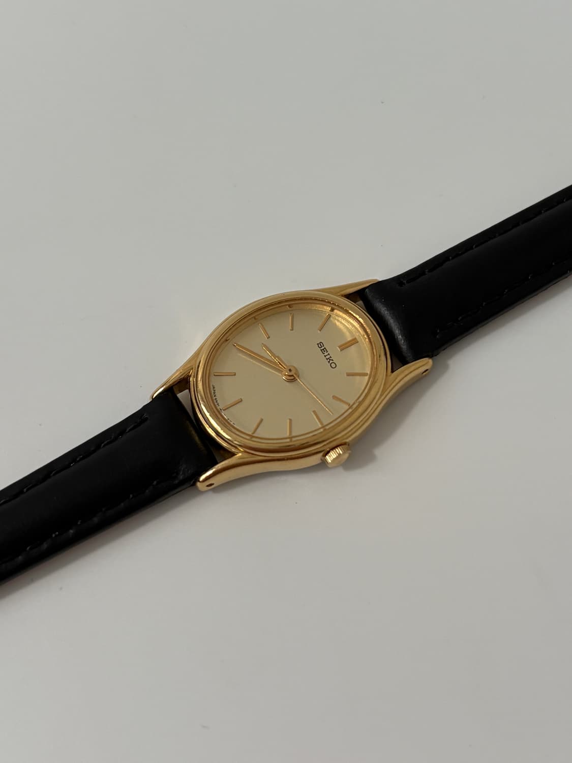 90s gold oval case ladies quartz 상품이미지4