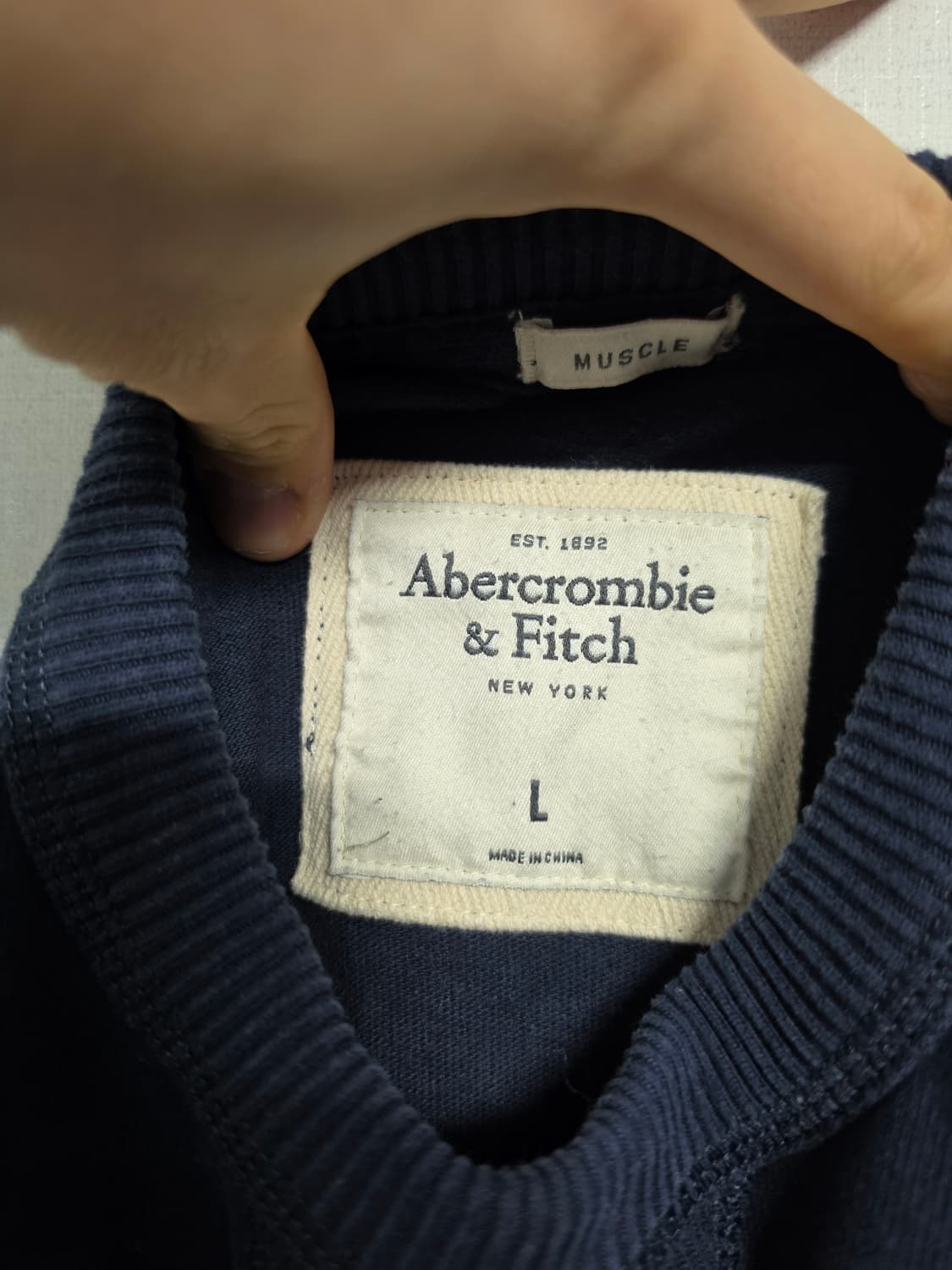 아베크롬비 피치 네이비 롱슬리브 L 상품이미지2