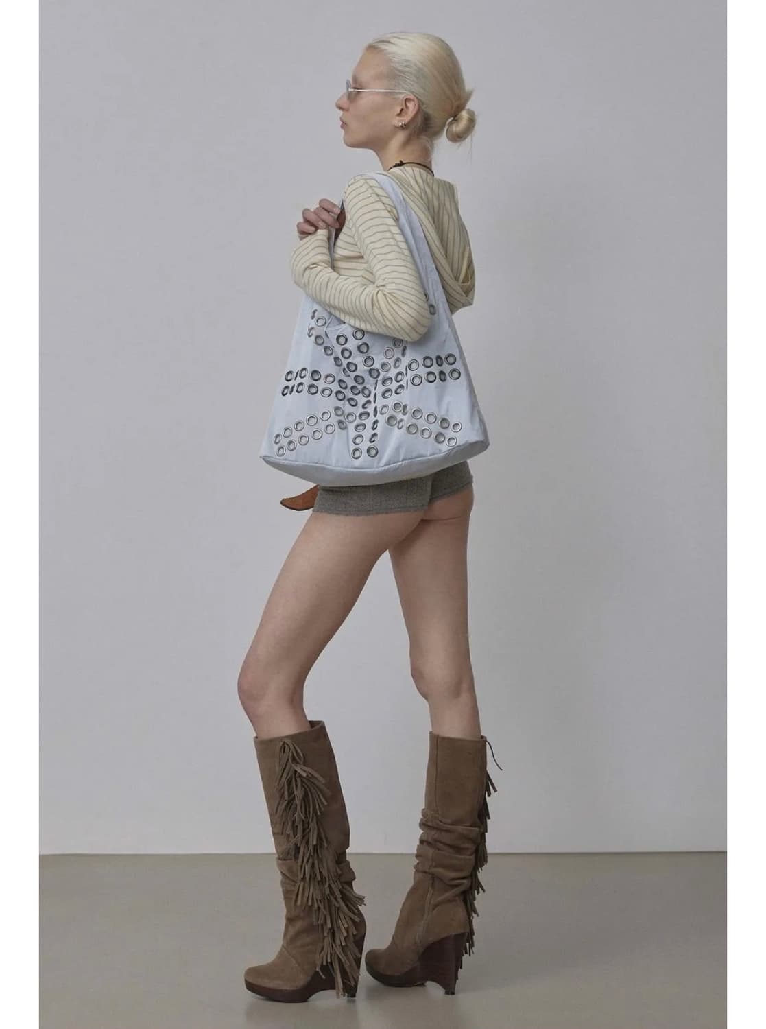 Stud Metalic Hobo Bag Baby Blue 상품이미지2