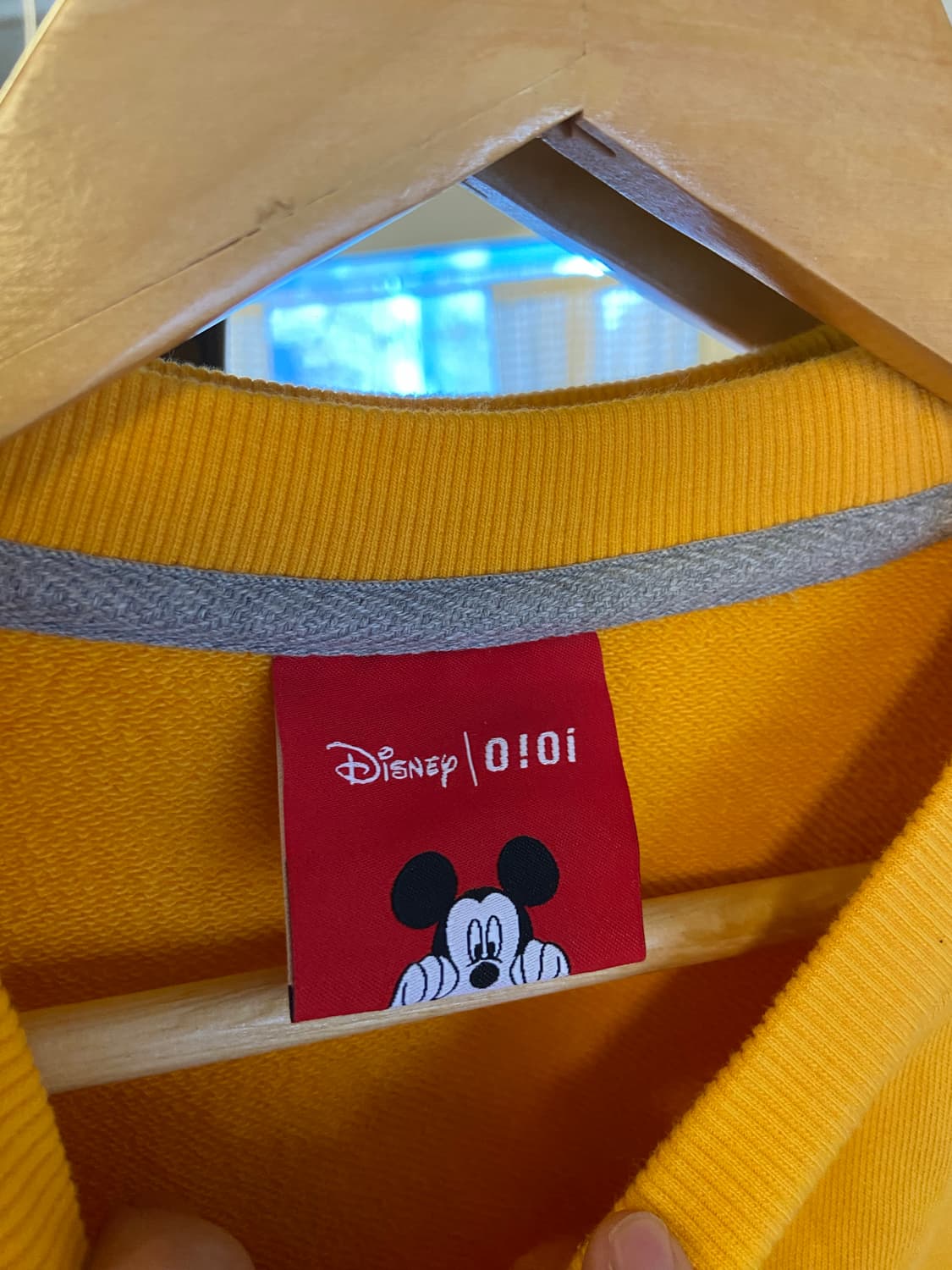5252 바이 오아이오아이 미키 맨투맨 노랑 상품이미지3