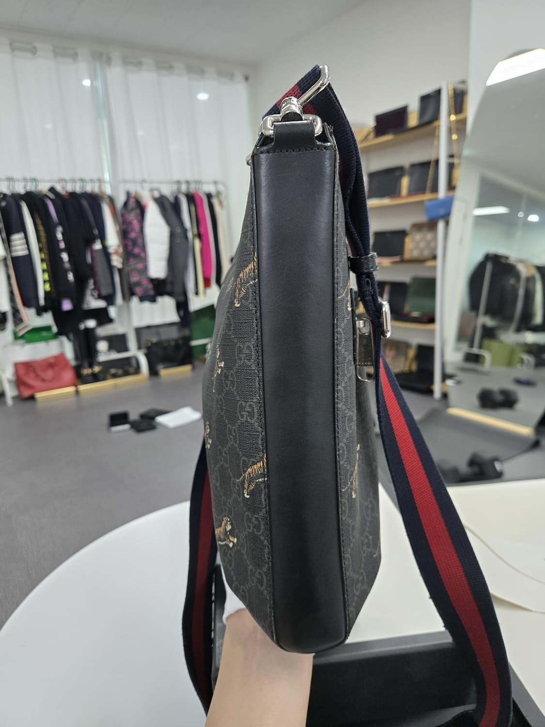 [A급컨디션]구찌 점핑 타이거 메신저백 상품이미지3