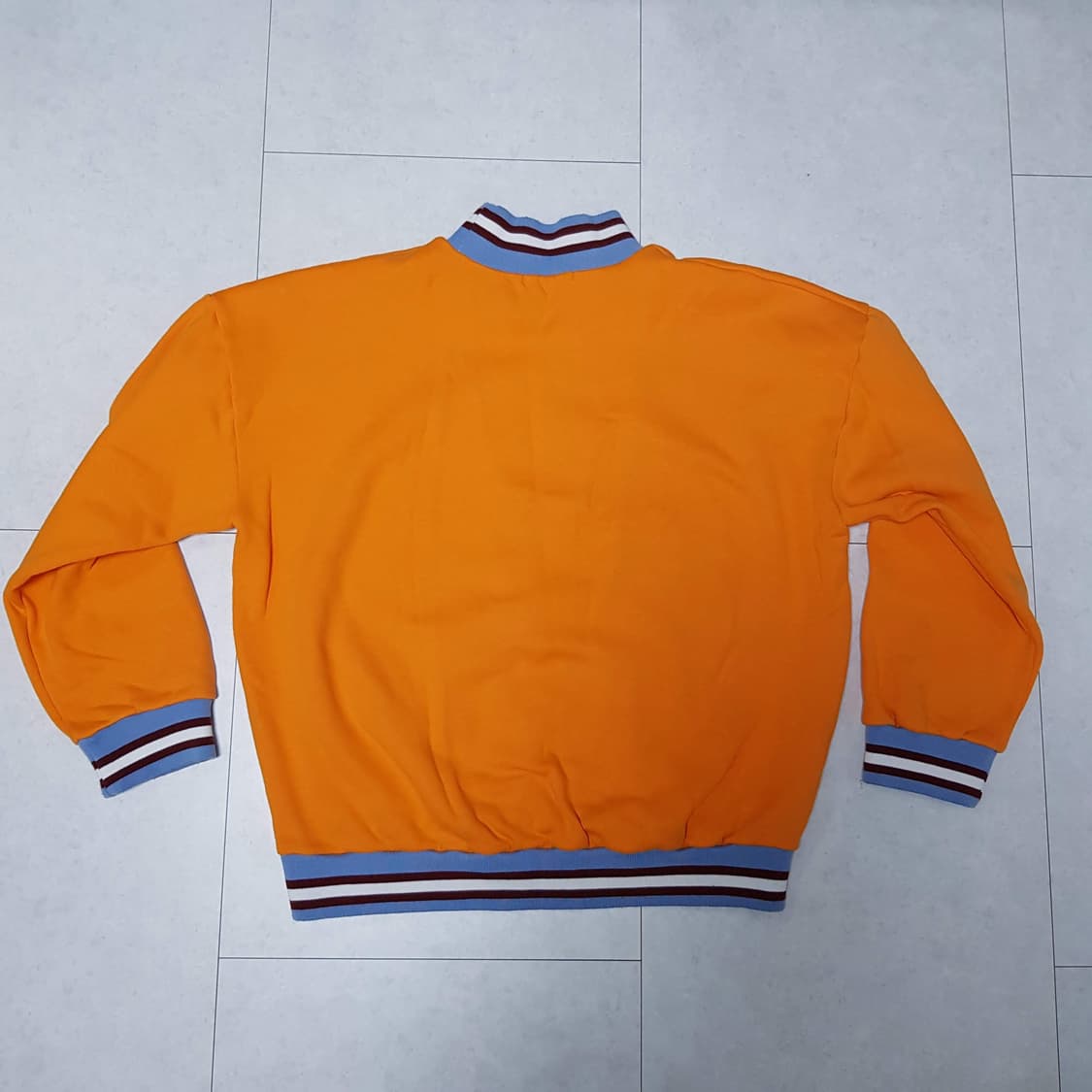 GETTO 오렌지색 립넥 맨투맨 티셔츠 상품이미지1