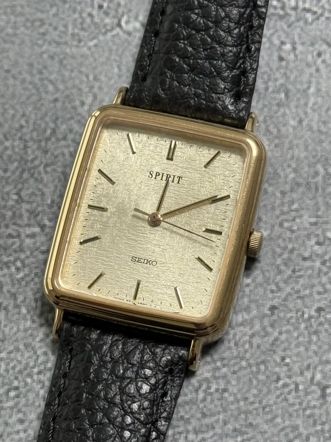 세이코 Seiko Sprit 쿼츠 골드 샴페인 리넨 다이얼 상품이미지2