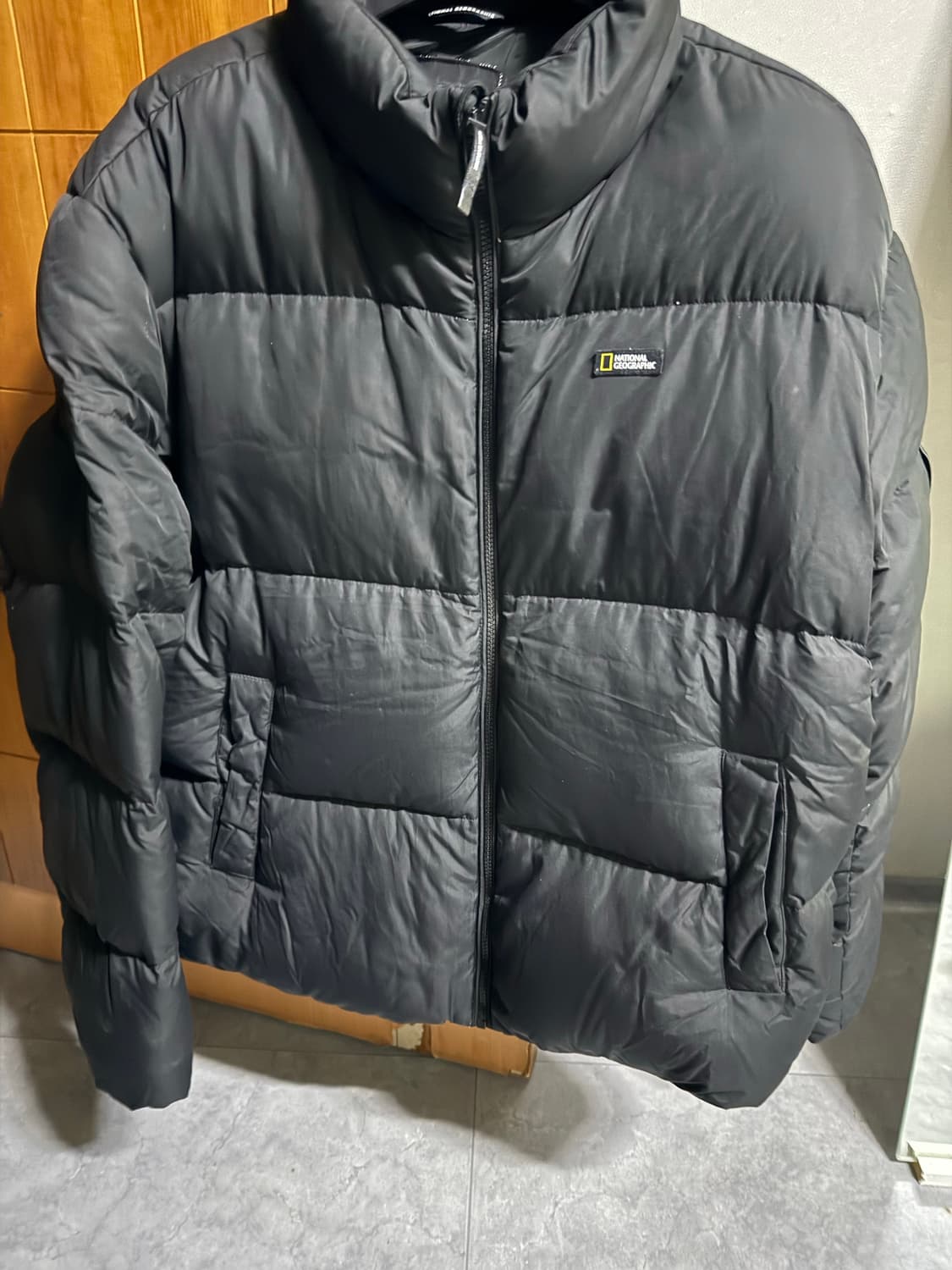 내셔널지오그래픽 숏기장 푸퍼 덕 다운 패딩 상품이미지1
