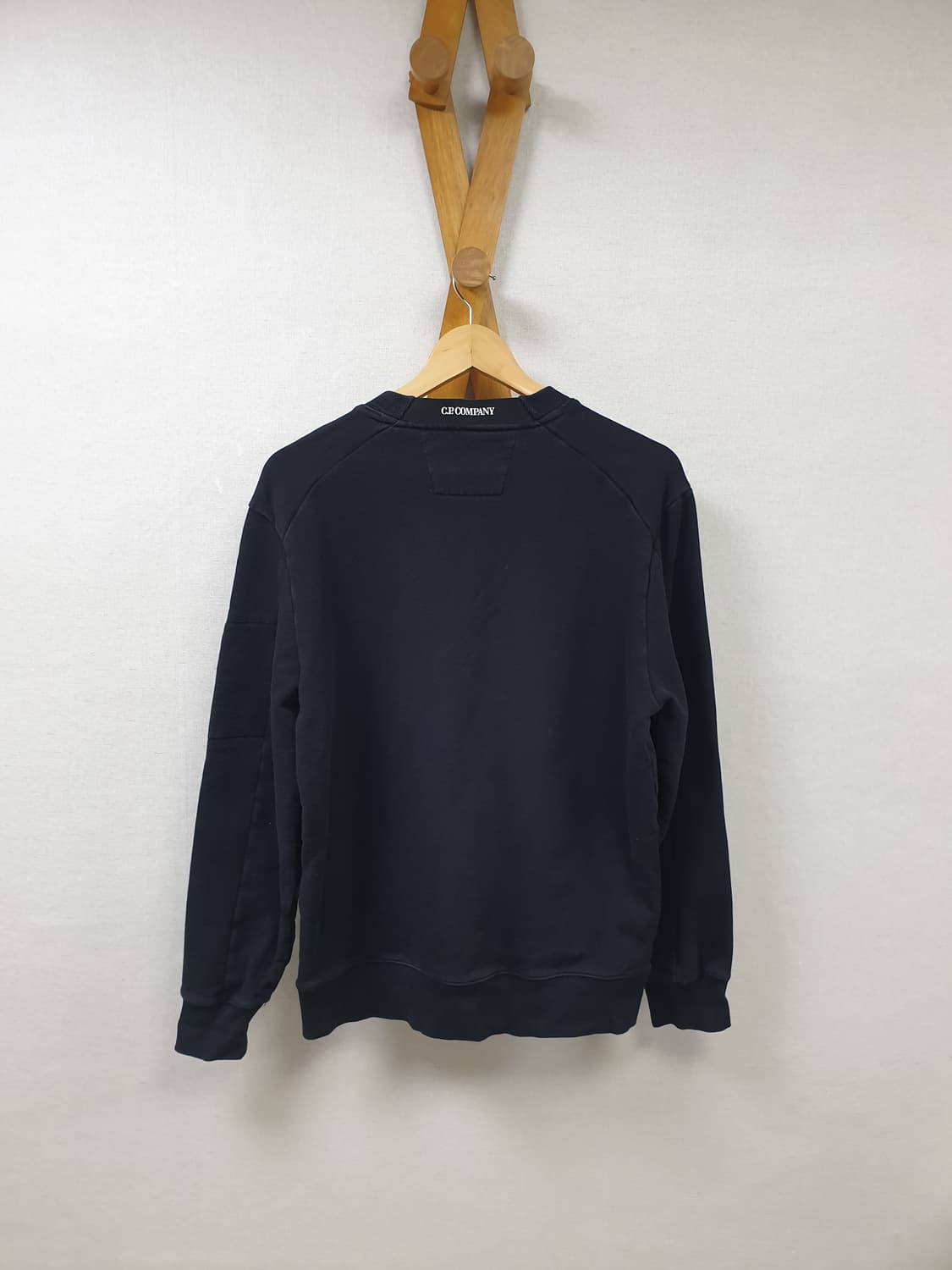 [L/100/정품] cp컴퍼니 렌즈와펜 맨투맨 상품이미지8