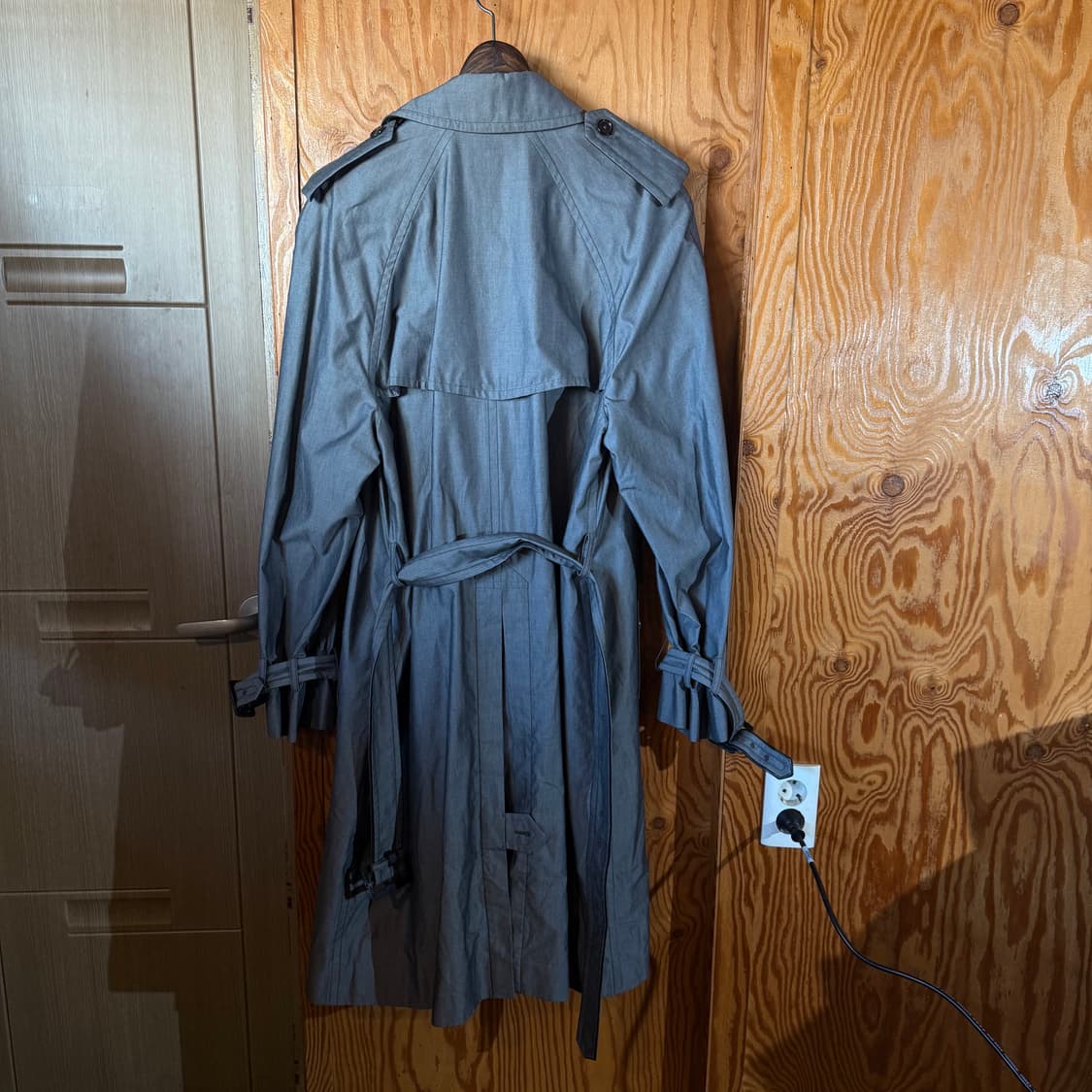 톰포드 그레이 트렌치 맥 코트 판매 합니다. 상품이미지10