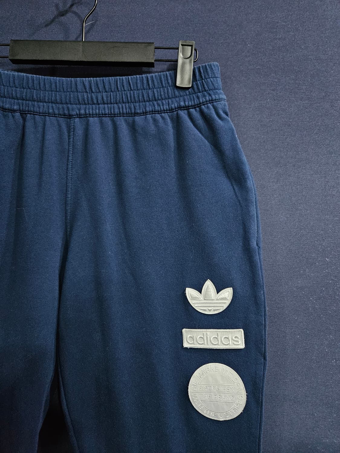 아디다스 와펜로고 네이비 남성 허리 30~32 조거팬츠  상품이미지4
