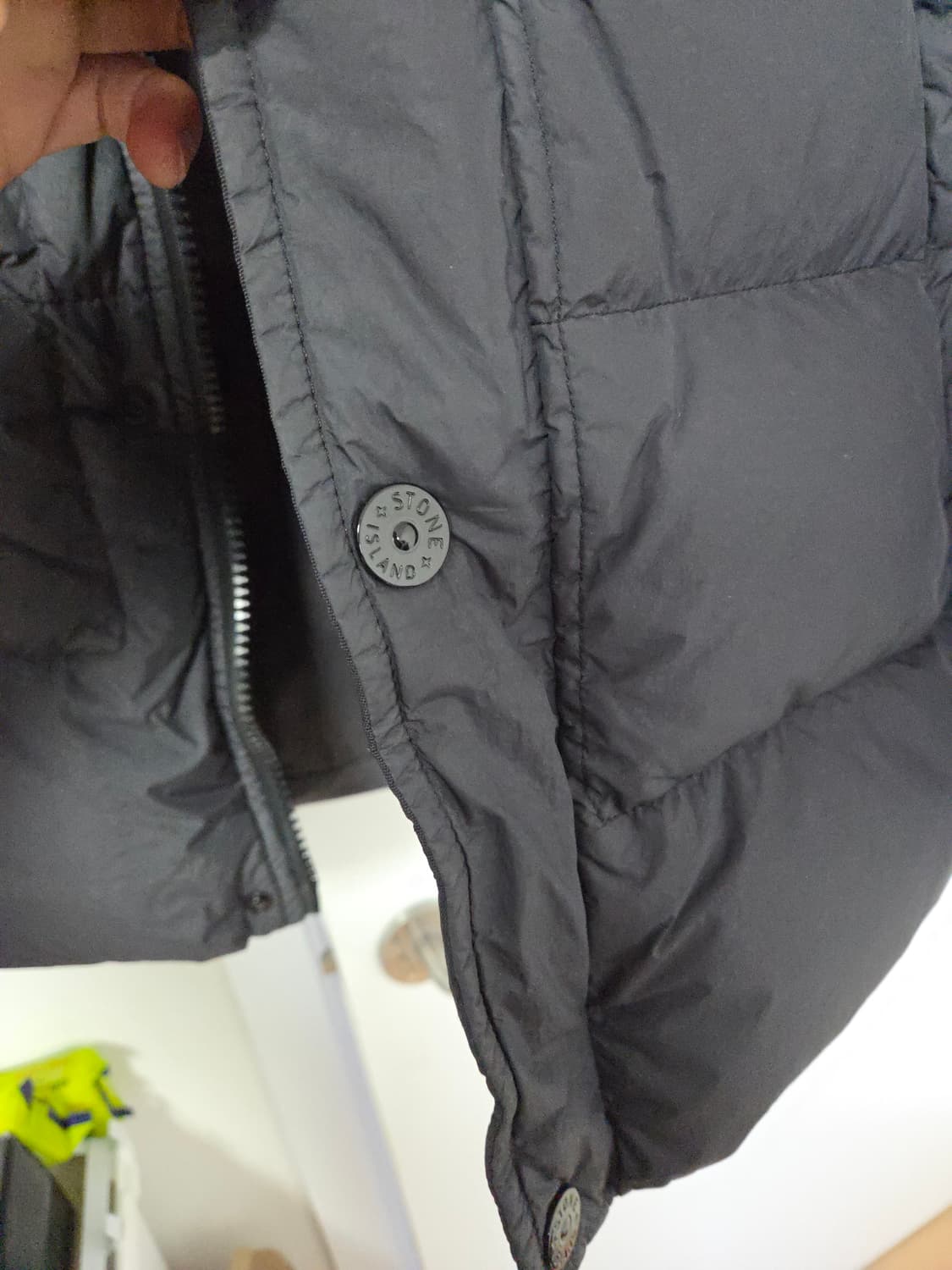 스톤아일랜드 크링클랩스 논후드 패딩 다크그레이 M 상품이미지9
