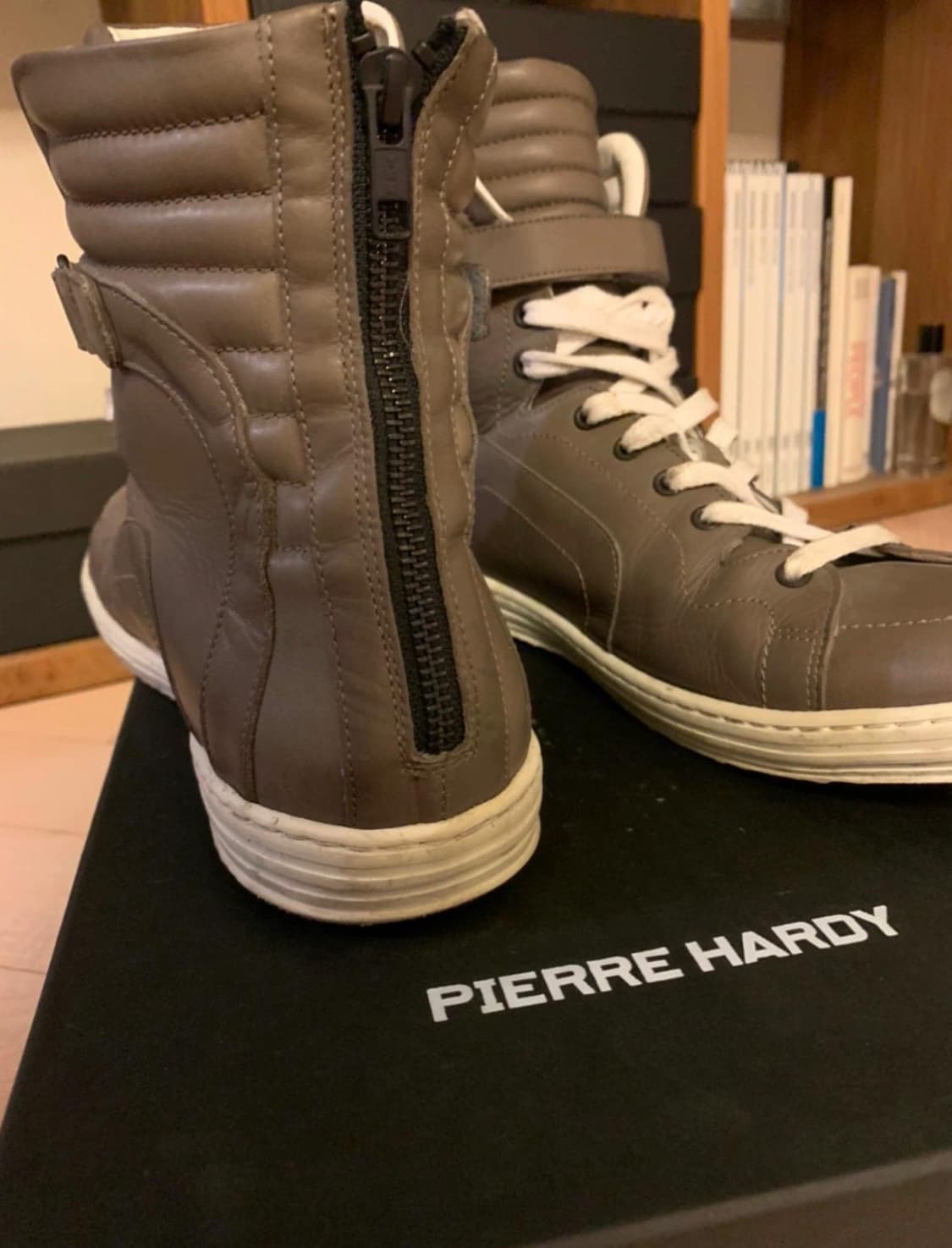 PIERRE HARDY HIGH TOP LEAHER SNEAKERS 상품이미지3