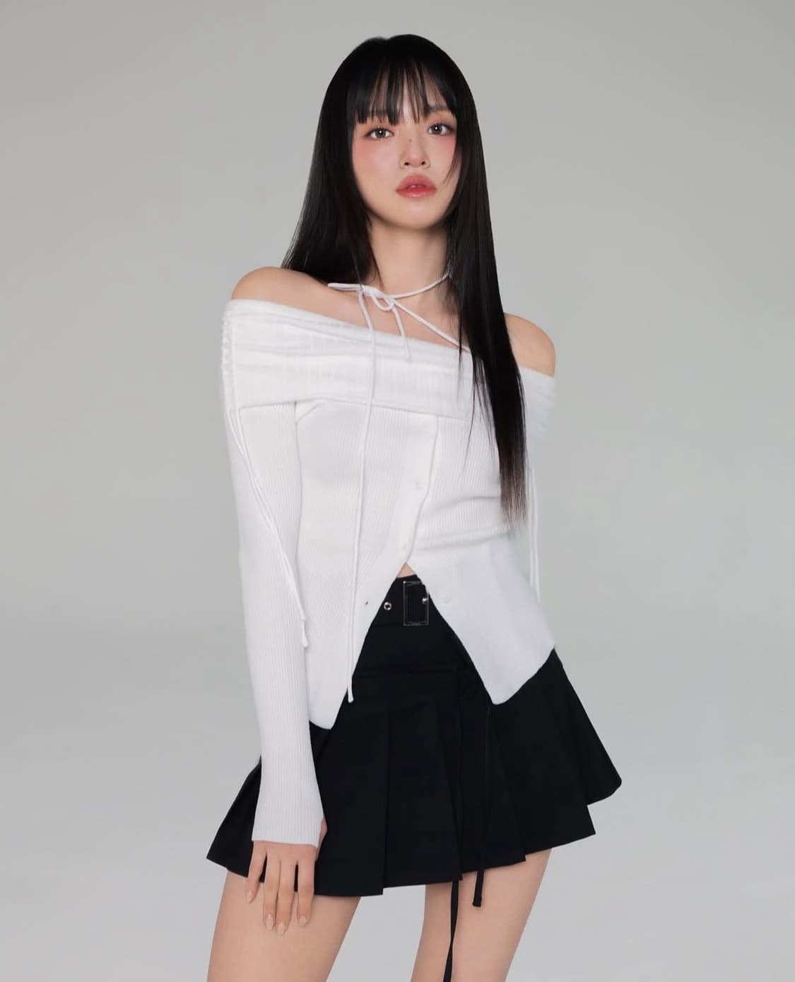 뉴얼린 오프숄더 니트 화이트  상품이미지3