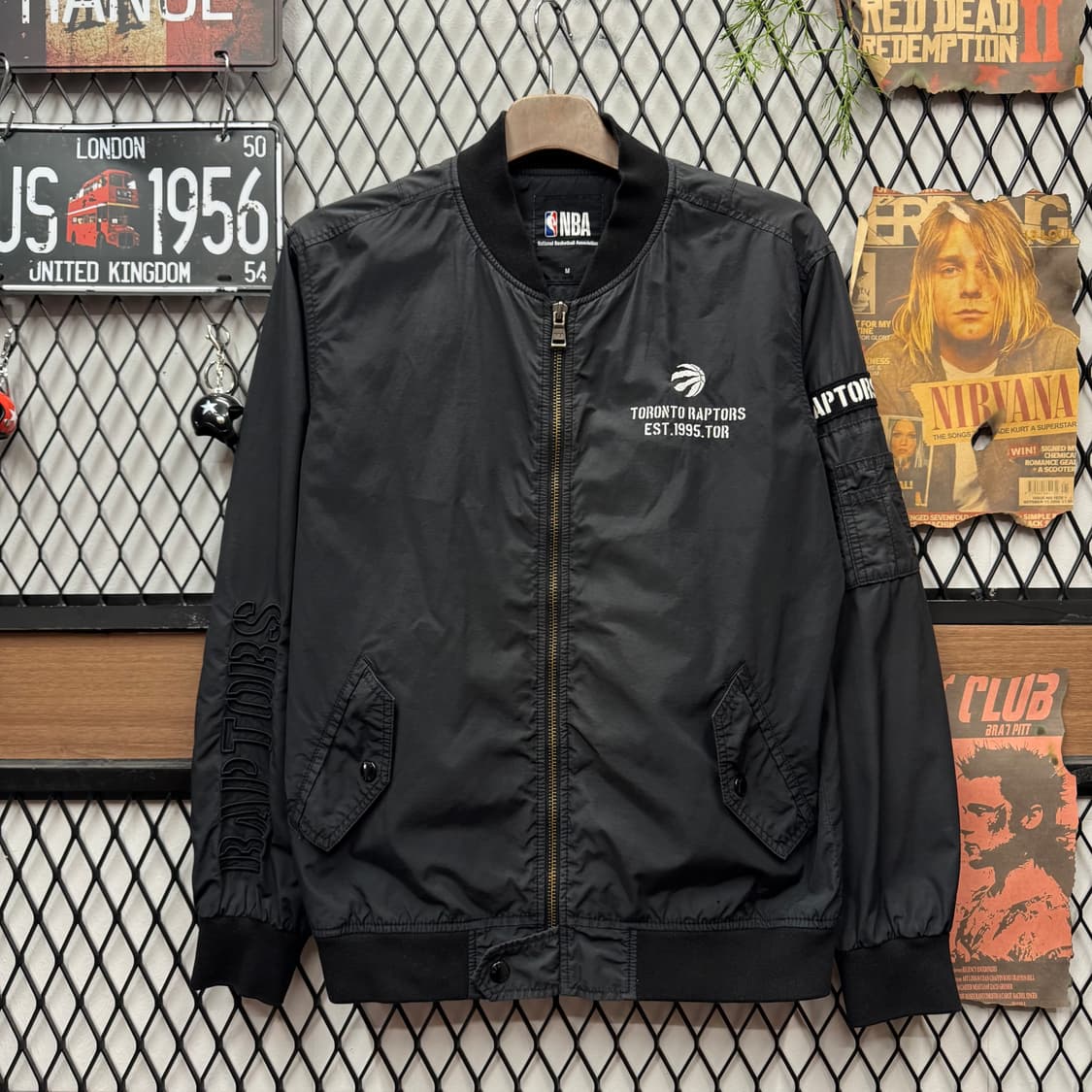 NBA 토론토 랩터스 항공점퍼 후면 레터링 프린트 포인트 블랙 상품이미지1