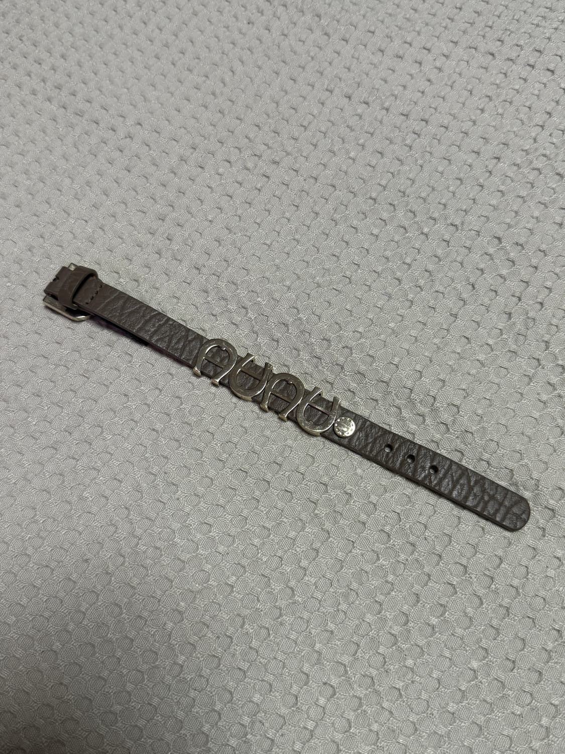 Aigner 아이그너 금장 로고 가죽팔찌 상품이미지2