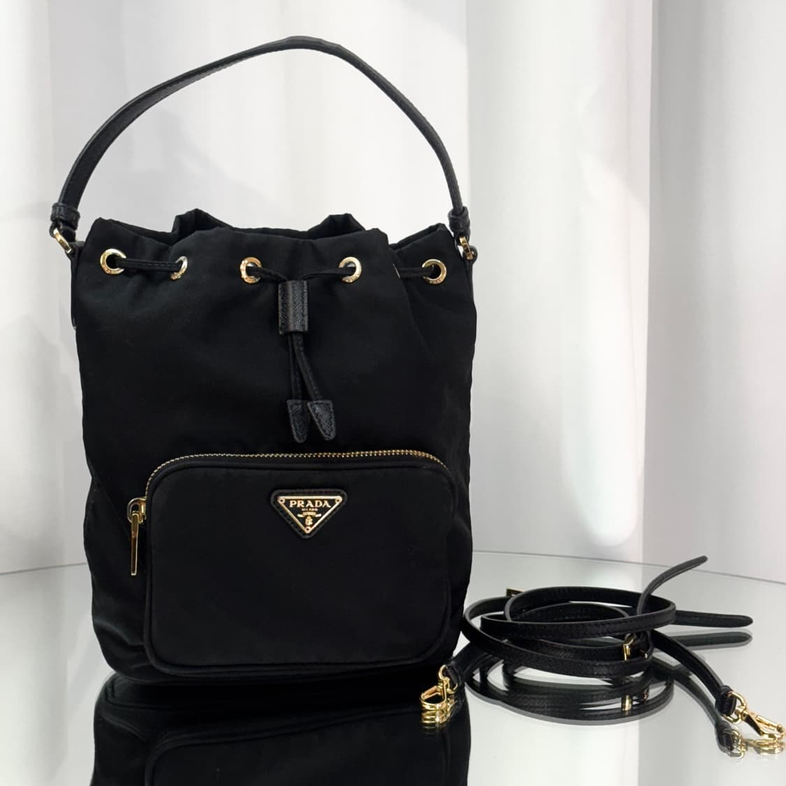 [정품] 프라다 삼각로고 리나일론 듀엣 버킷백 불략 골드 상품이미지1