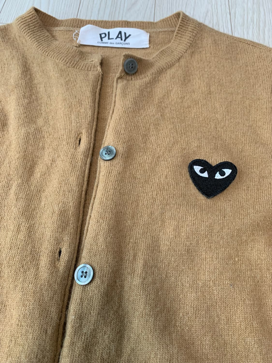 꼼데가르송 울 가디건 (빈티지 베이지 하트 와펜) 상품이미지5