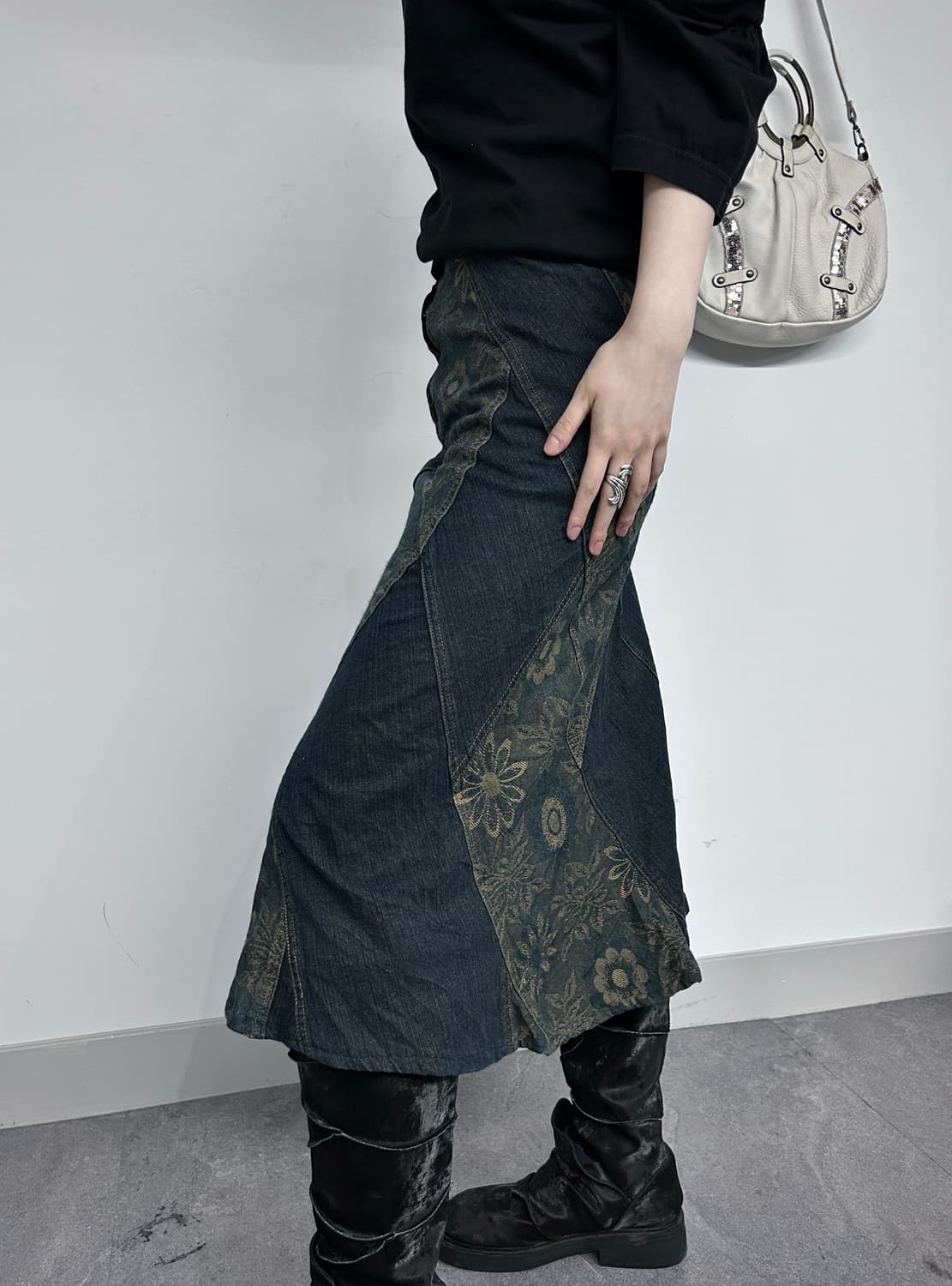 패치워크 플로랄 사선 데님 스커트 상품이미지2