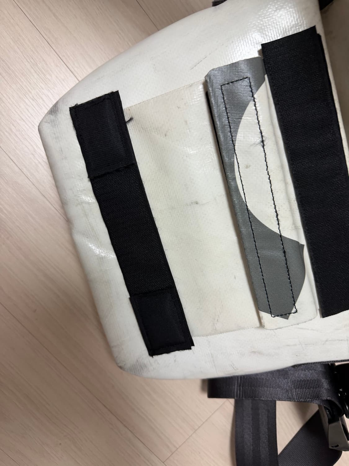 프라이탁 라씨 그레이 흰색 조합 상품이미지3