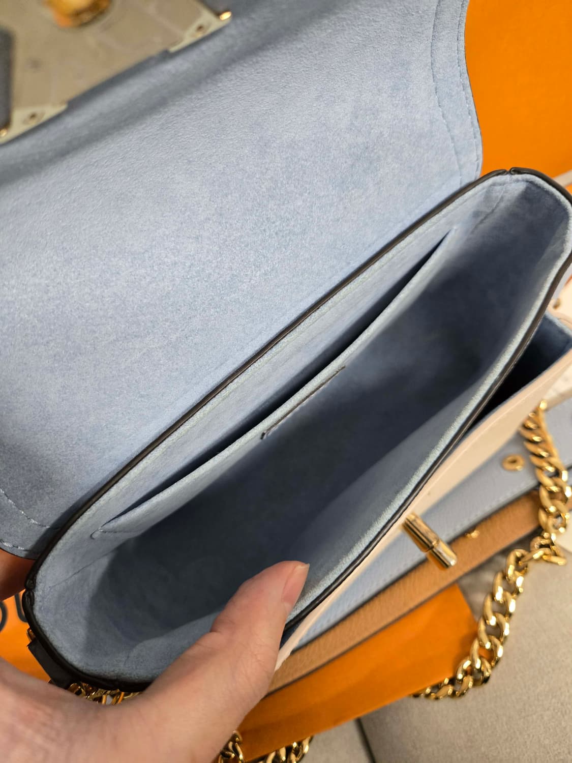 [보증서 정품] 루이비통 락미 텐더 숄더백 상품이미지5