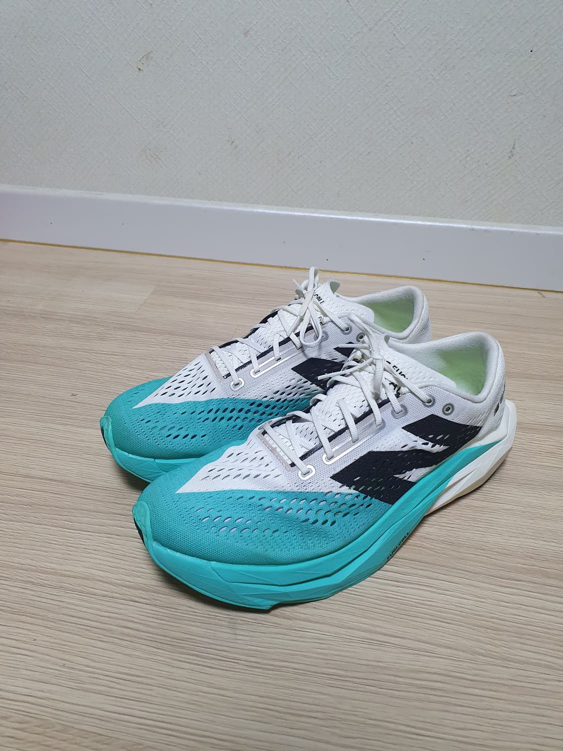 뉴발란스 퓨어셀 SC 페이서 v2 런닝화 300 상품이미지4