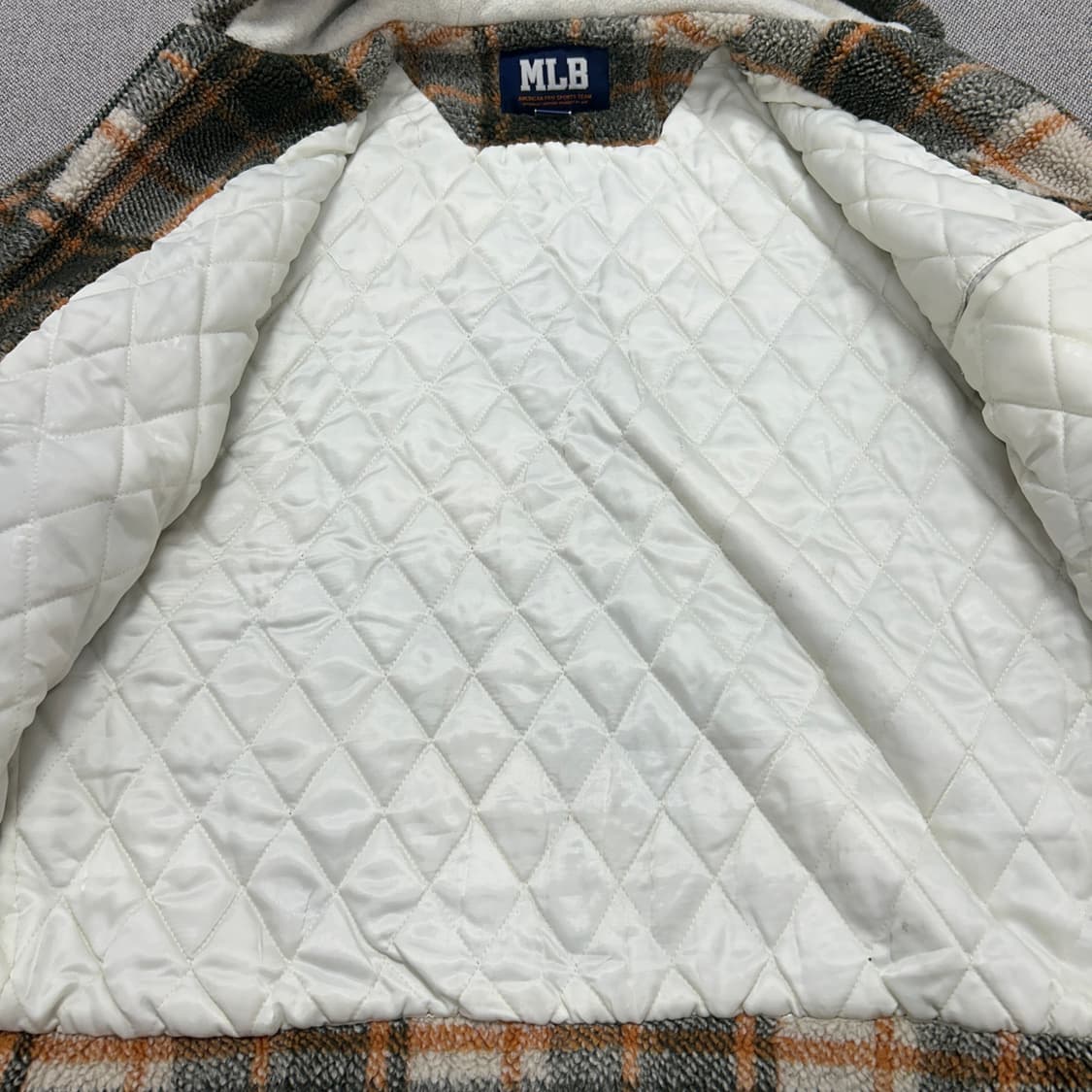 MLB 누빔 체크 쉐르파 플리스 자켓(95) 상품이미지6