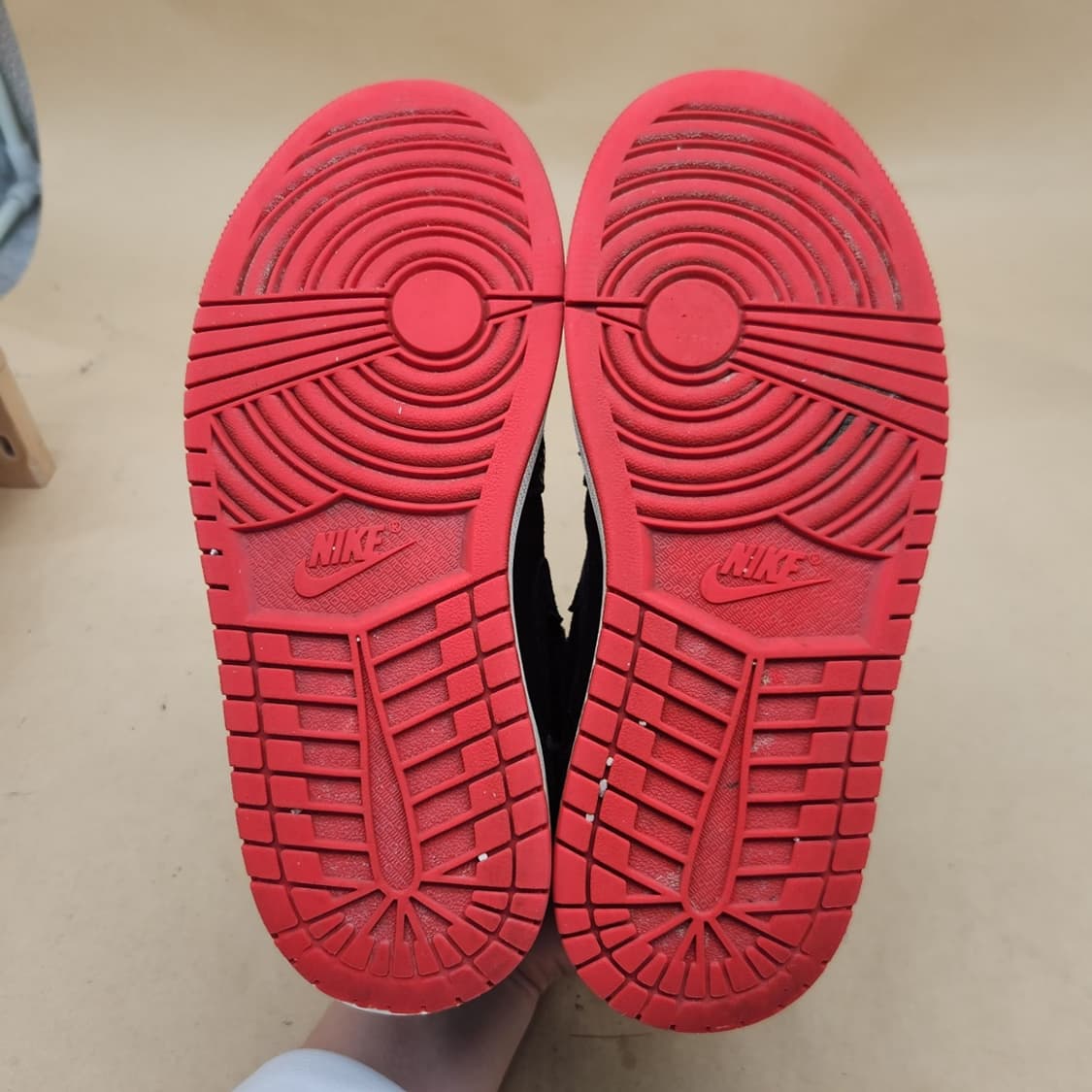 나이키 조던1 미드 SE 씨엠프레 파밀리아 미드235 상품이미지3