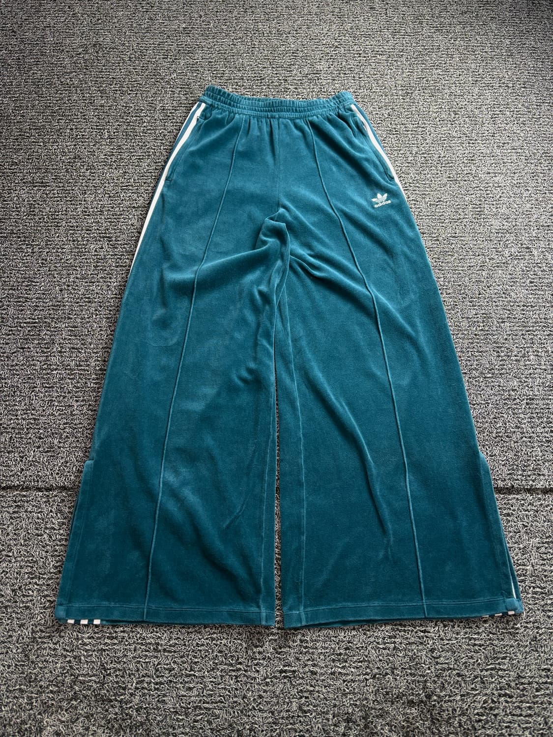 아디다스 리버티 런던 음각 벨벳 트랙 팬츠 2980 상품이미지2