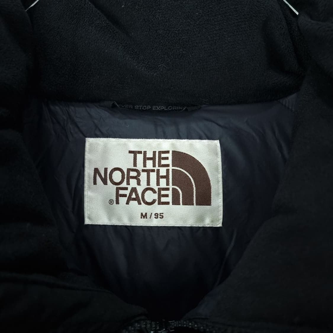 노스페이스 로고 패치 구스다운 푸퍼 다운 숏패딩 블랙 M16642 상품이미지7