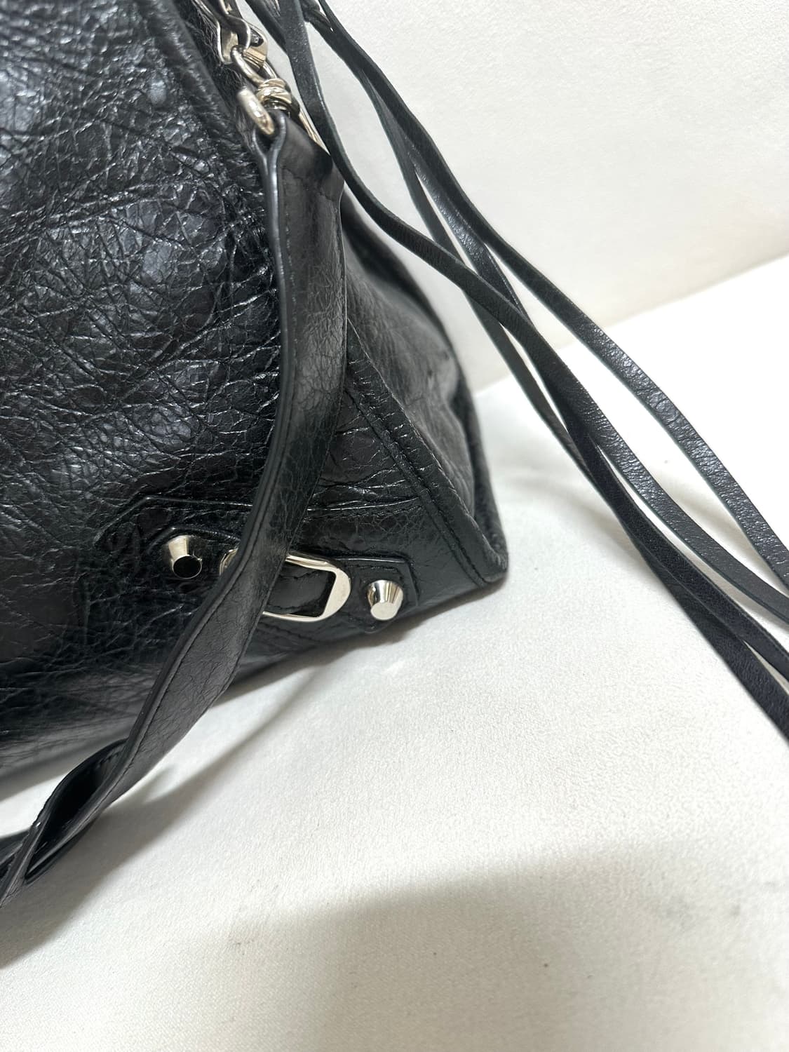[A+ 정품] 발렌시아가 시티 모터백 미디움 블랙 상품이미지6