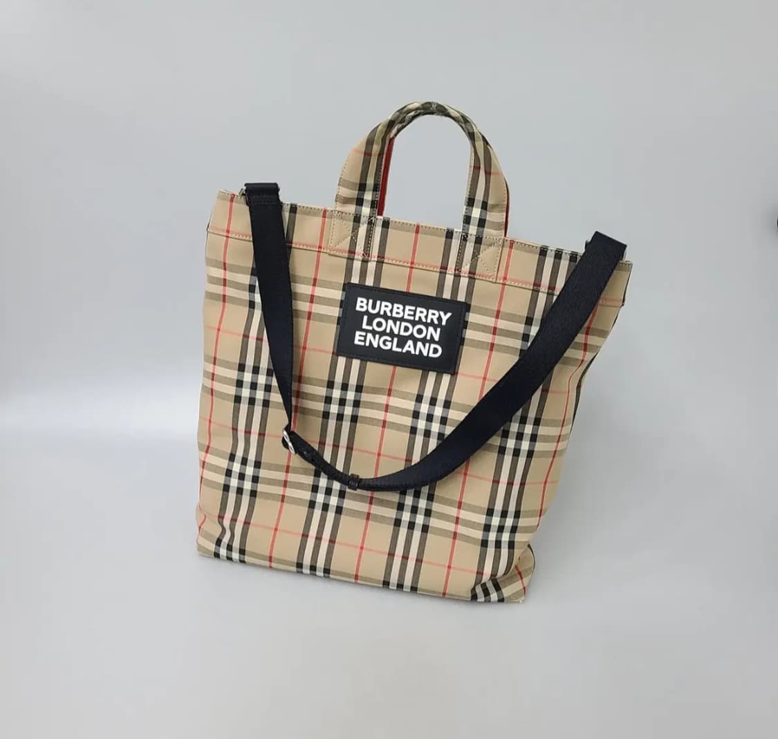 버버리 로고 아플리케 토트백겸 크로스백 OS 상품이미지1