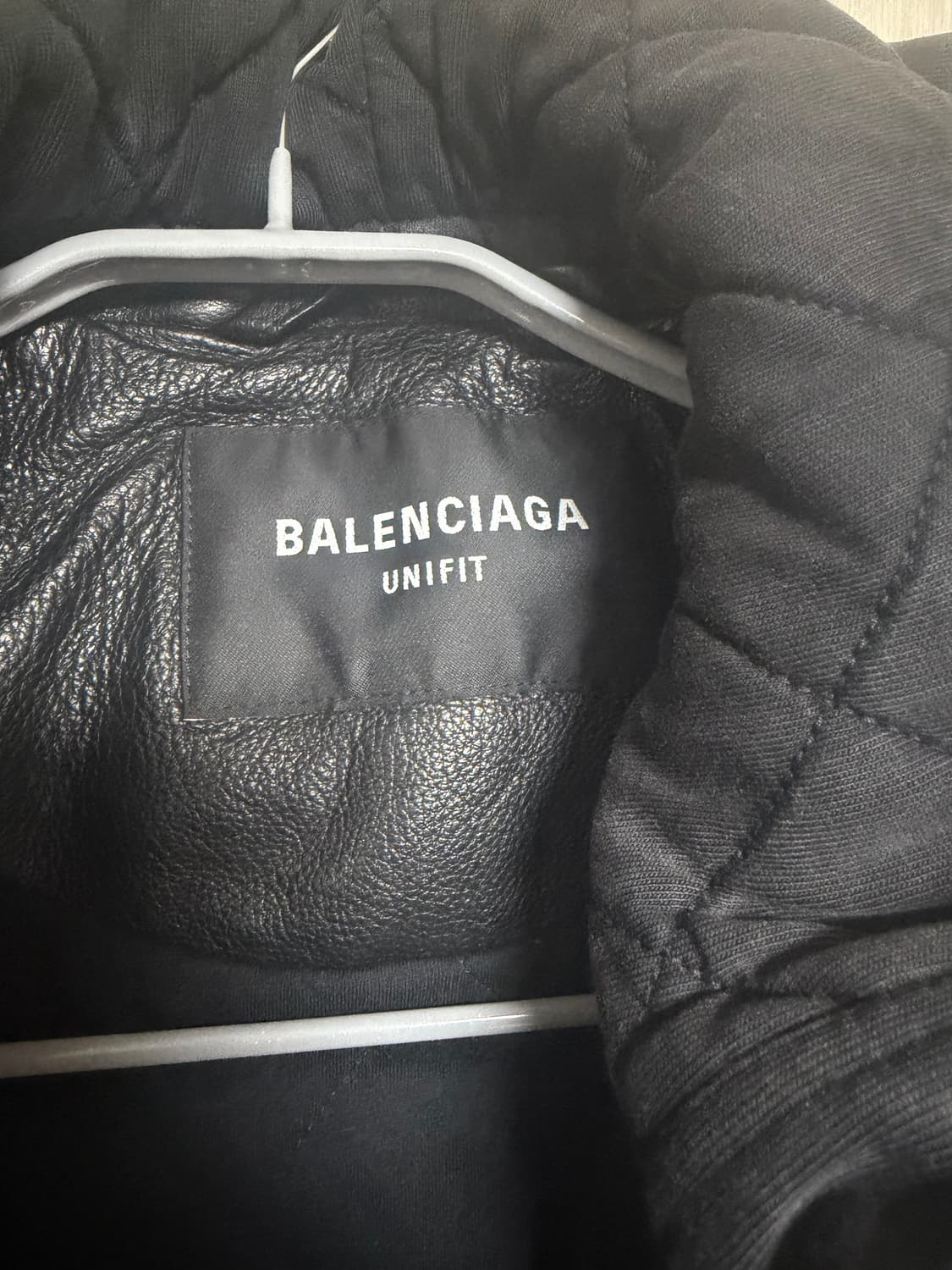 발렌시아가 1917 컬리지 레더 후드 판매합니다. 상품이미지4